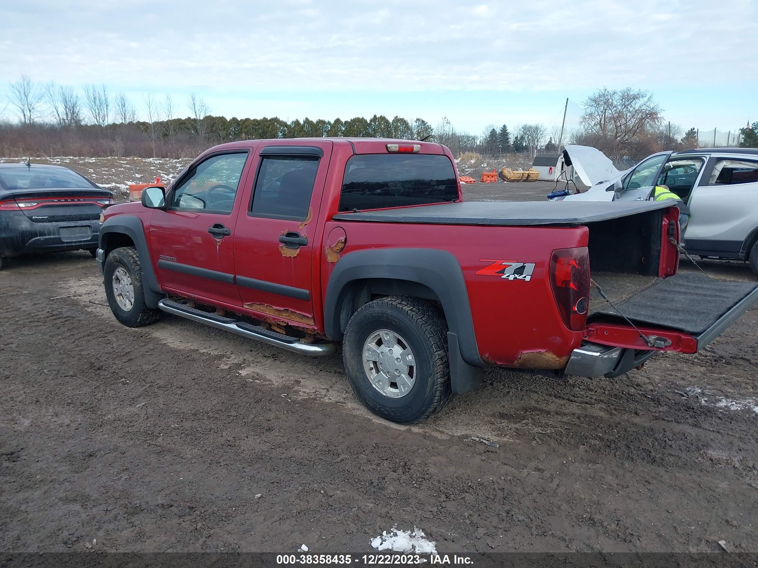 Photo 2 VIN: 1GCDT136358228923 - CHEVROLET COLORADO 