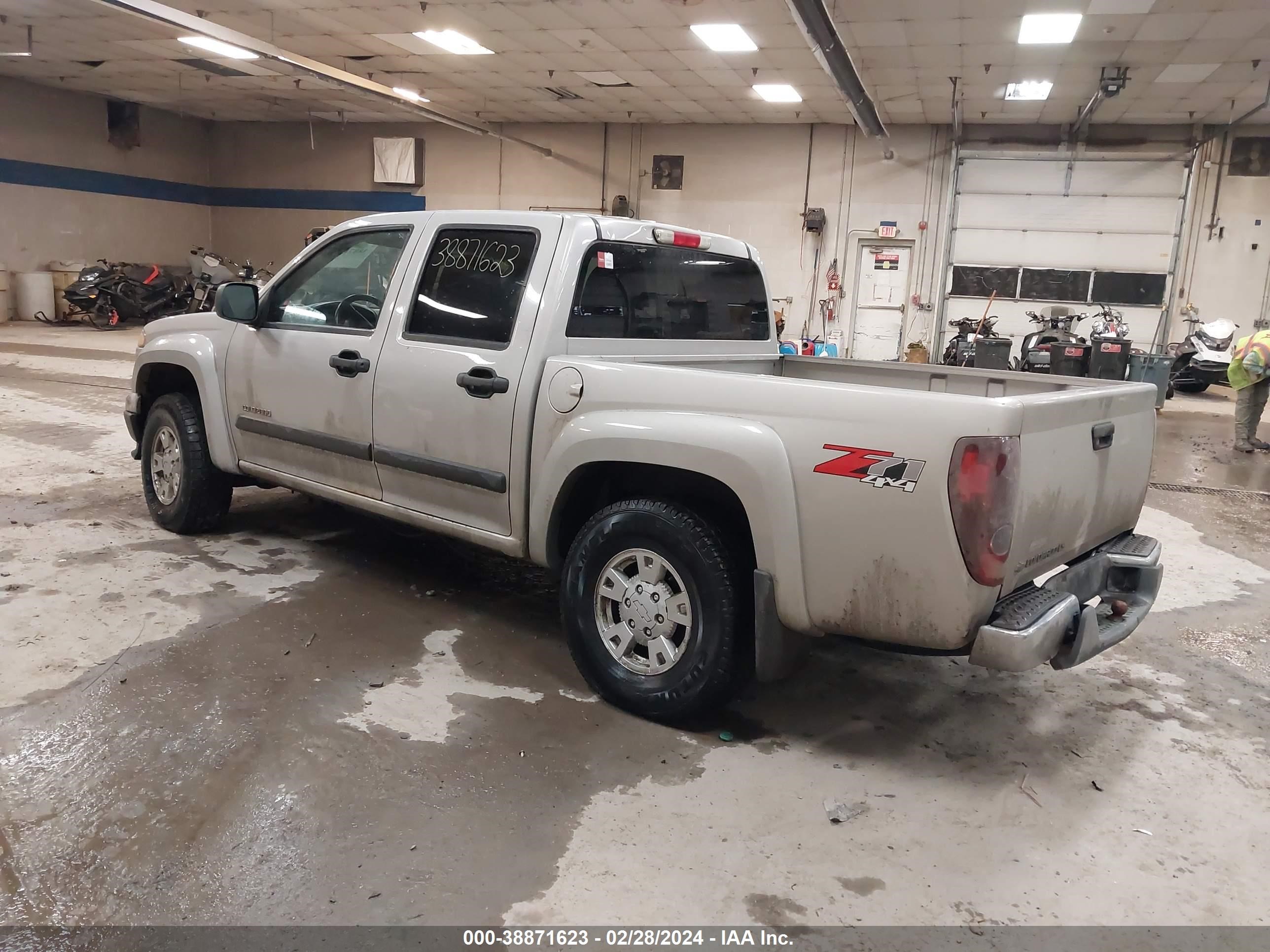 Photo 2 VIN: 1GCDT136358285073 - CHEVROLET COLORADO 