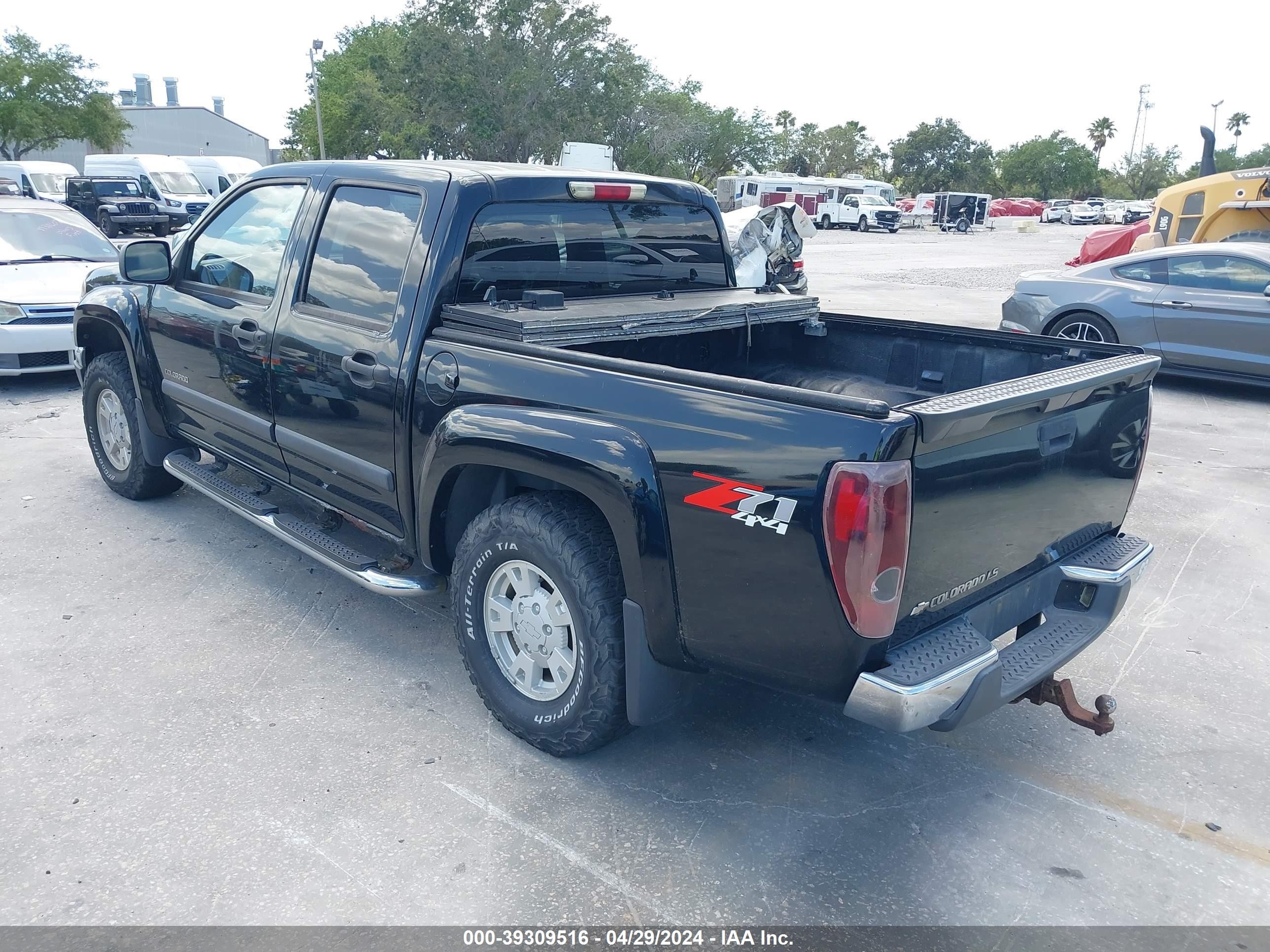 Photo 2 VIN: 1GCDT136448186227 - CHEVROLET COLORADO 