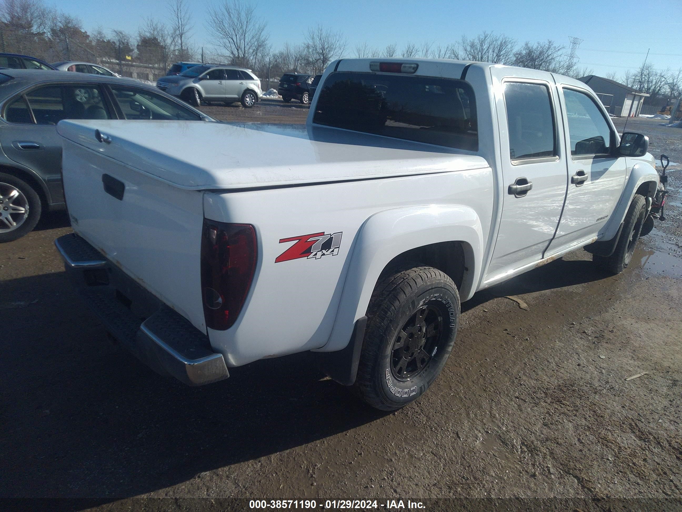 Photo 3 VIN: 1GCDT136458140639 - CHEVROLET COLORADO 