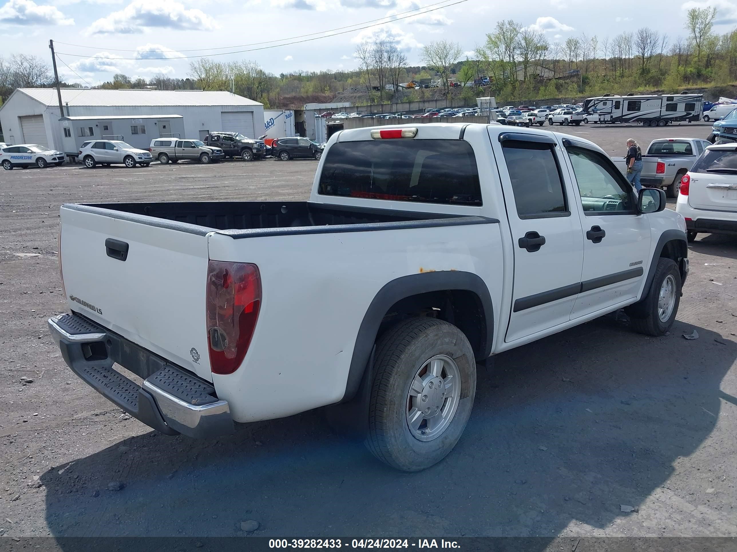 Photo 3 VIN: 1GCDT136458231037 - CHEVROLET COLORADO 