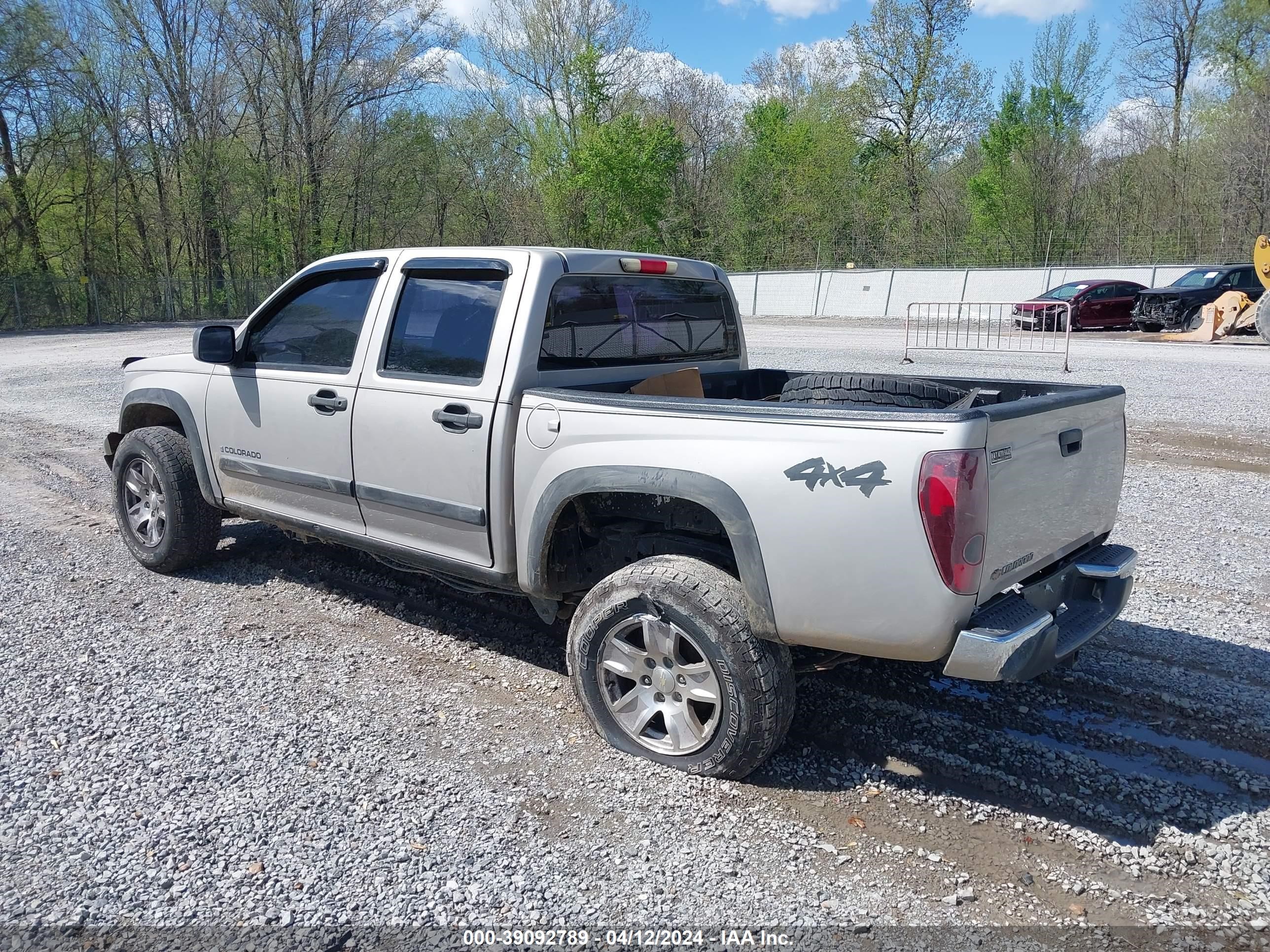 Photo 2 VIN: 1GCDT136468197635 - CHEVROLET COLORADO 