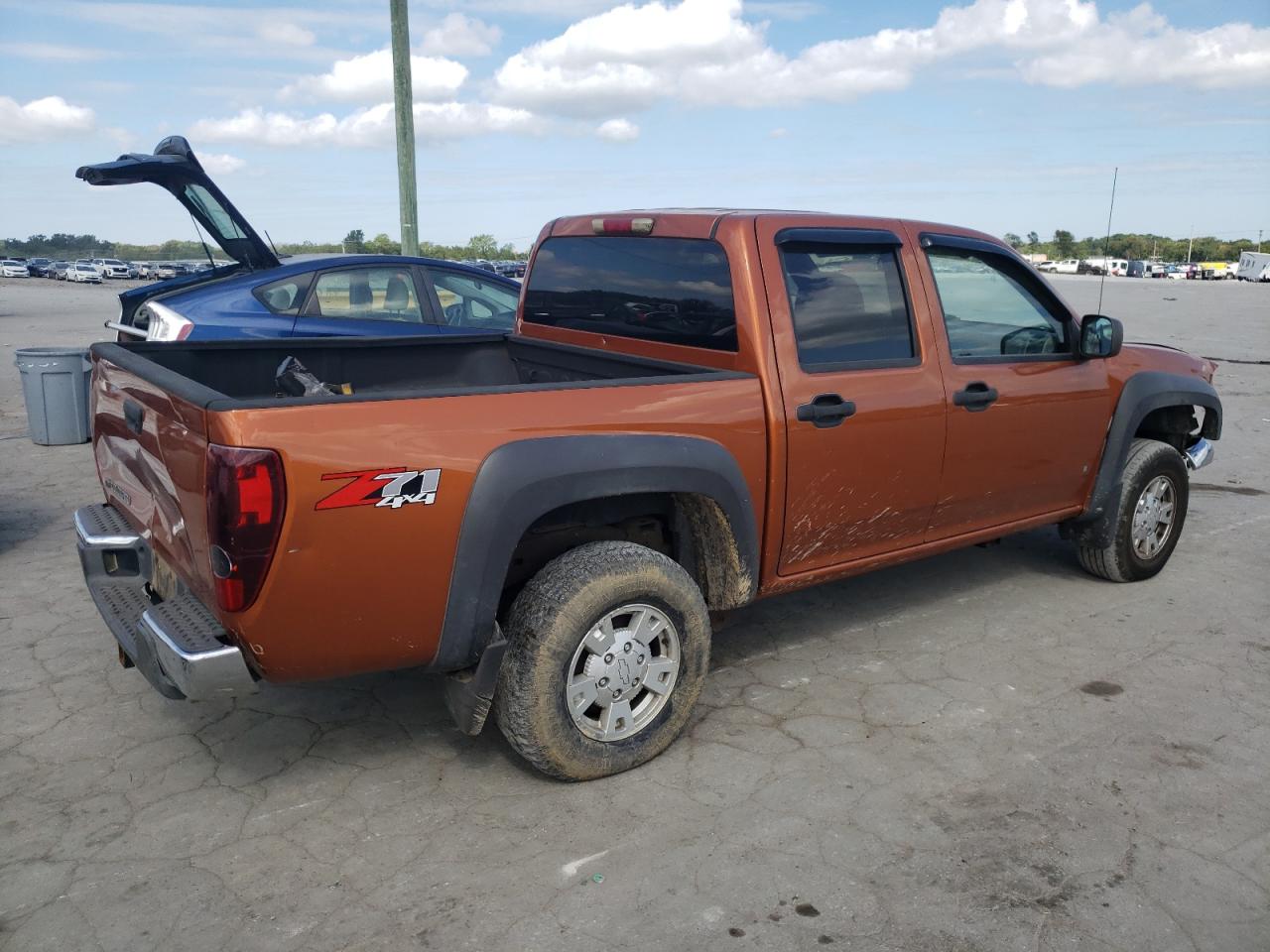 Photo 2 VIN: 1GCDT136568223899 - CHEVROLET COLORADO 