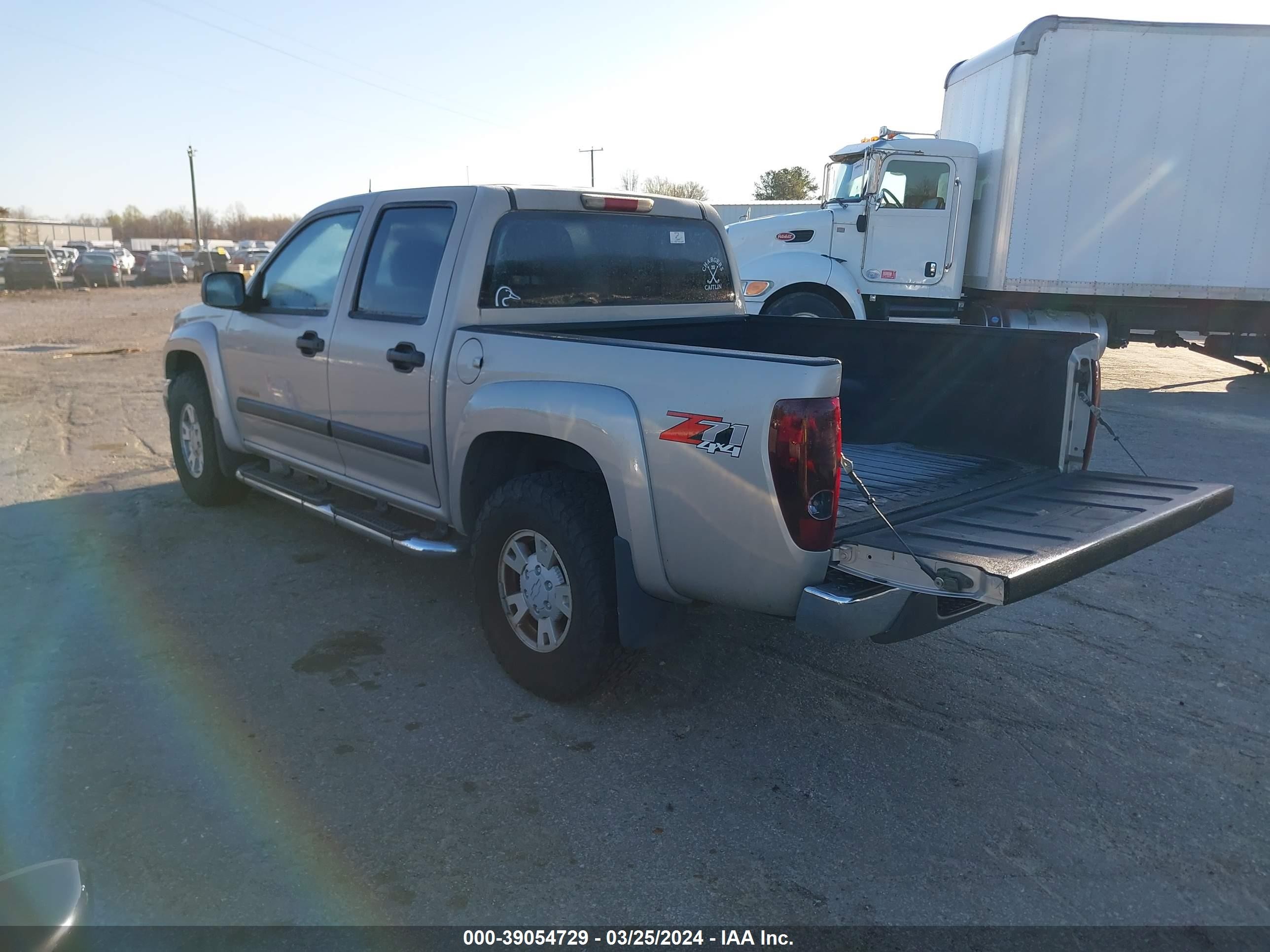 Photo 2 VIN: 1GCDT136648194944 - CHEVROLET COLORADO 