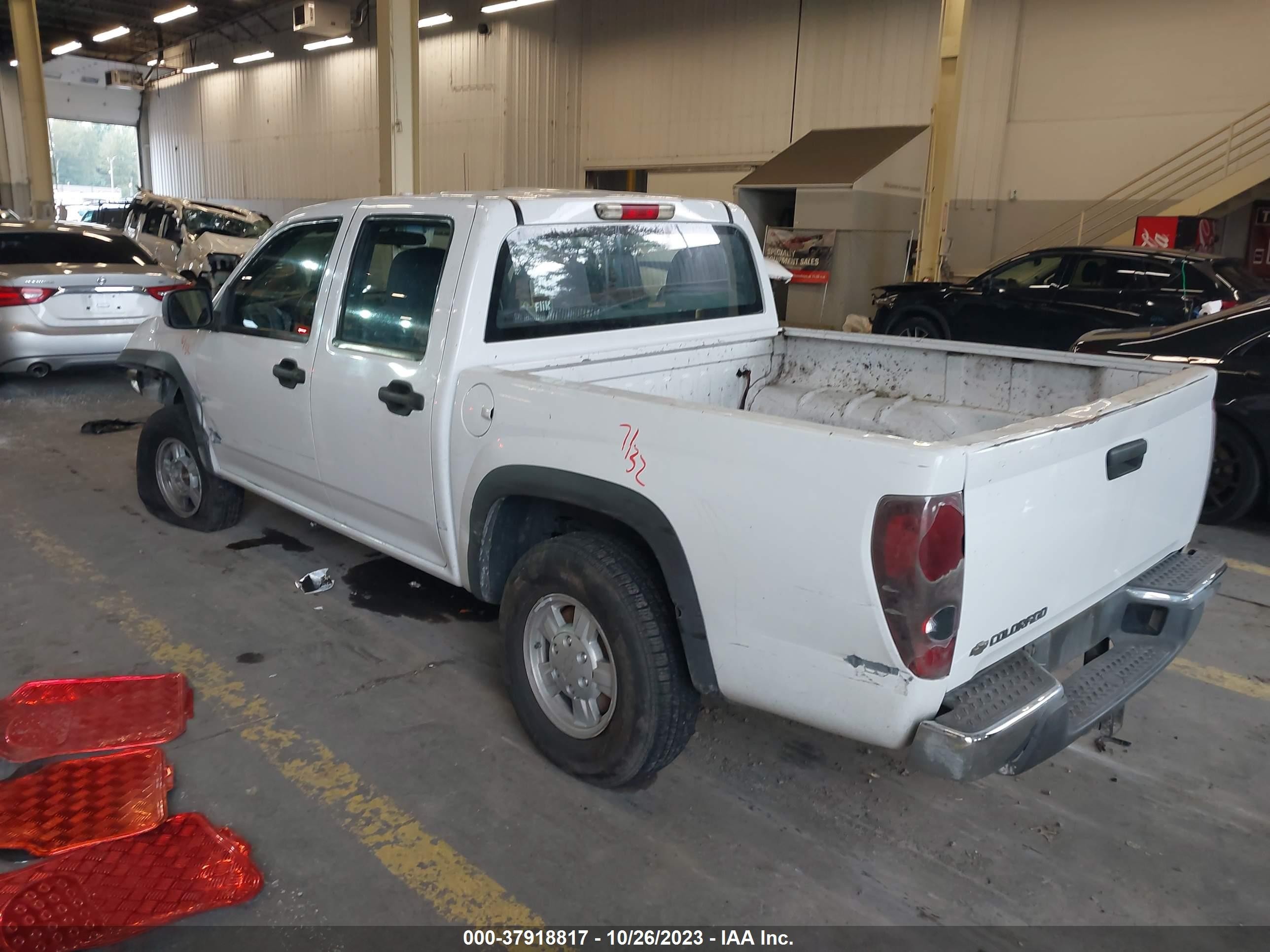 Photo 2 VIN: 1GCDT136668274702 - CHEVROLET COLORADO 