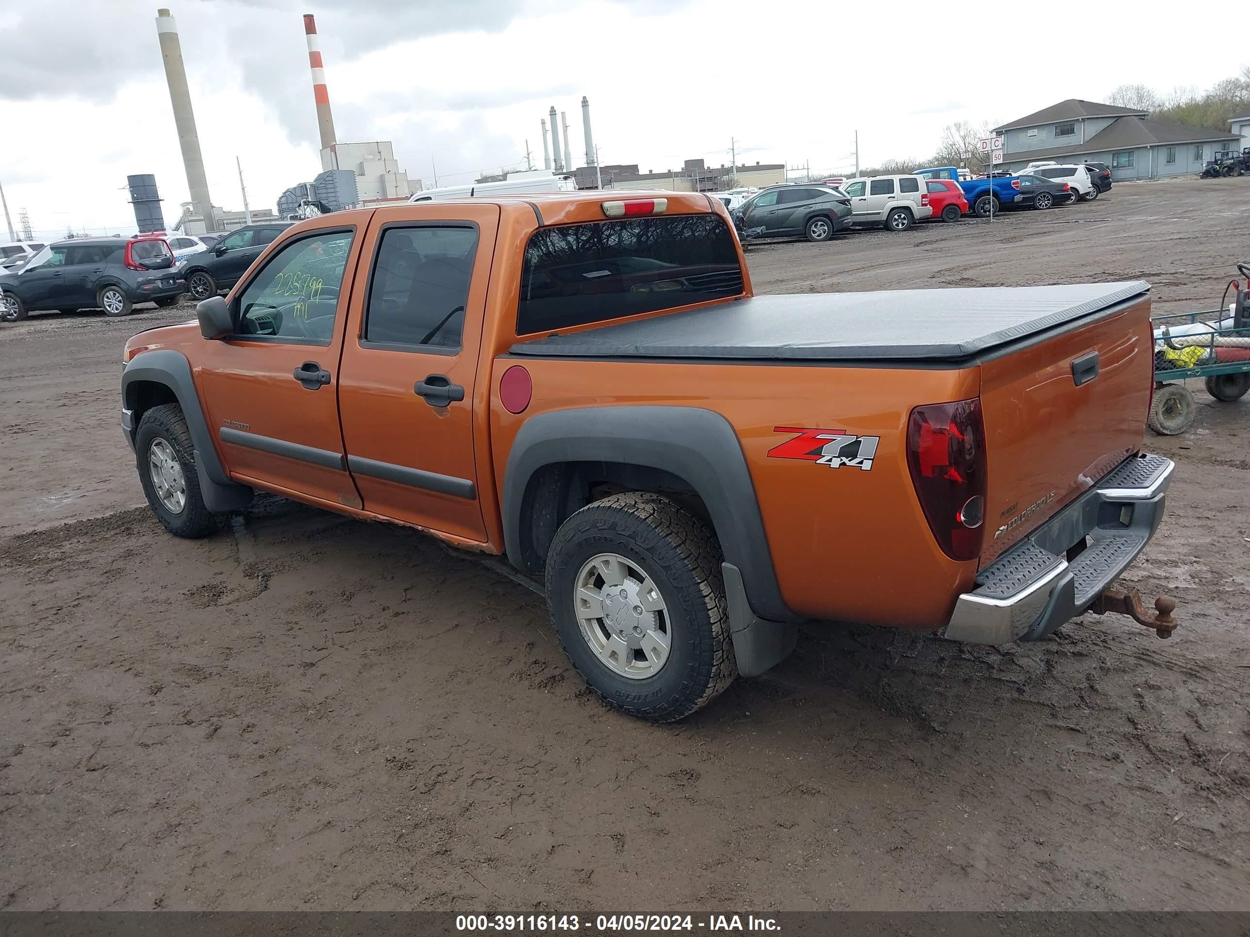 Photo 2 VIN: 1GCDT136858220137 - CHEVROLET COLORADO 