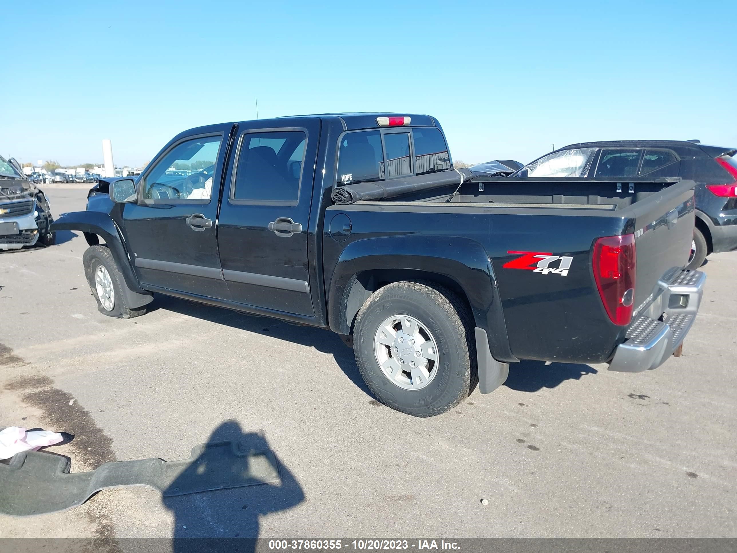 Photo 2 VIN: 1GCDT136868245525 - CHEVROLET COLORADO 