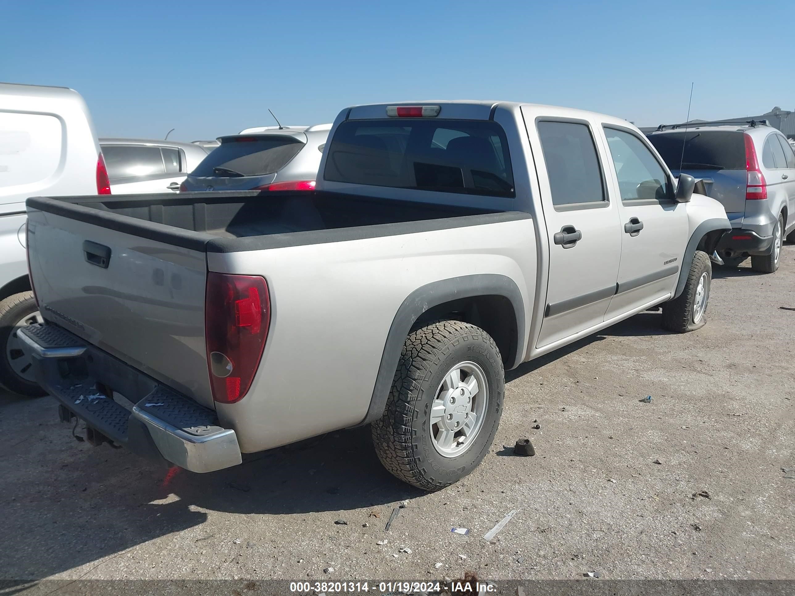 Photo 3 VIN: 1GCDT136958281464 - CHEVROLET COLORADO 