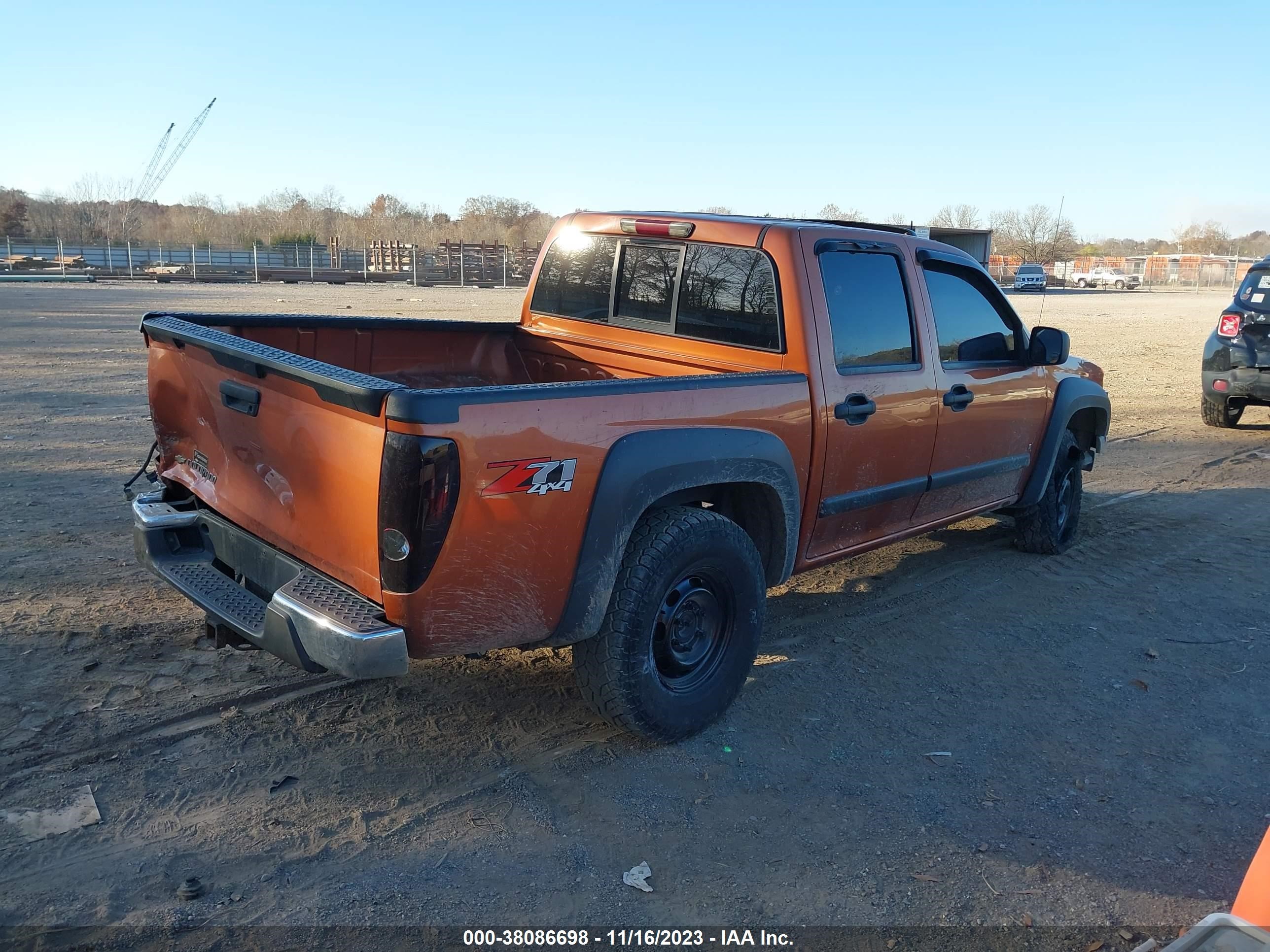 Photo 3 VIN: 1GCDT136X68238995 - CHEVROLET COLORADO 