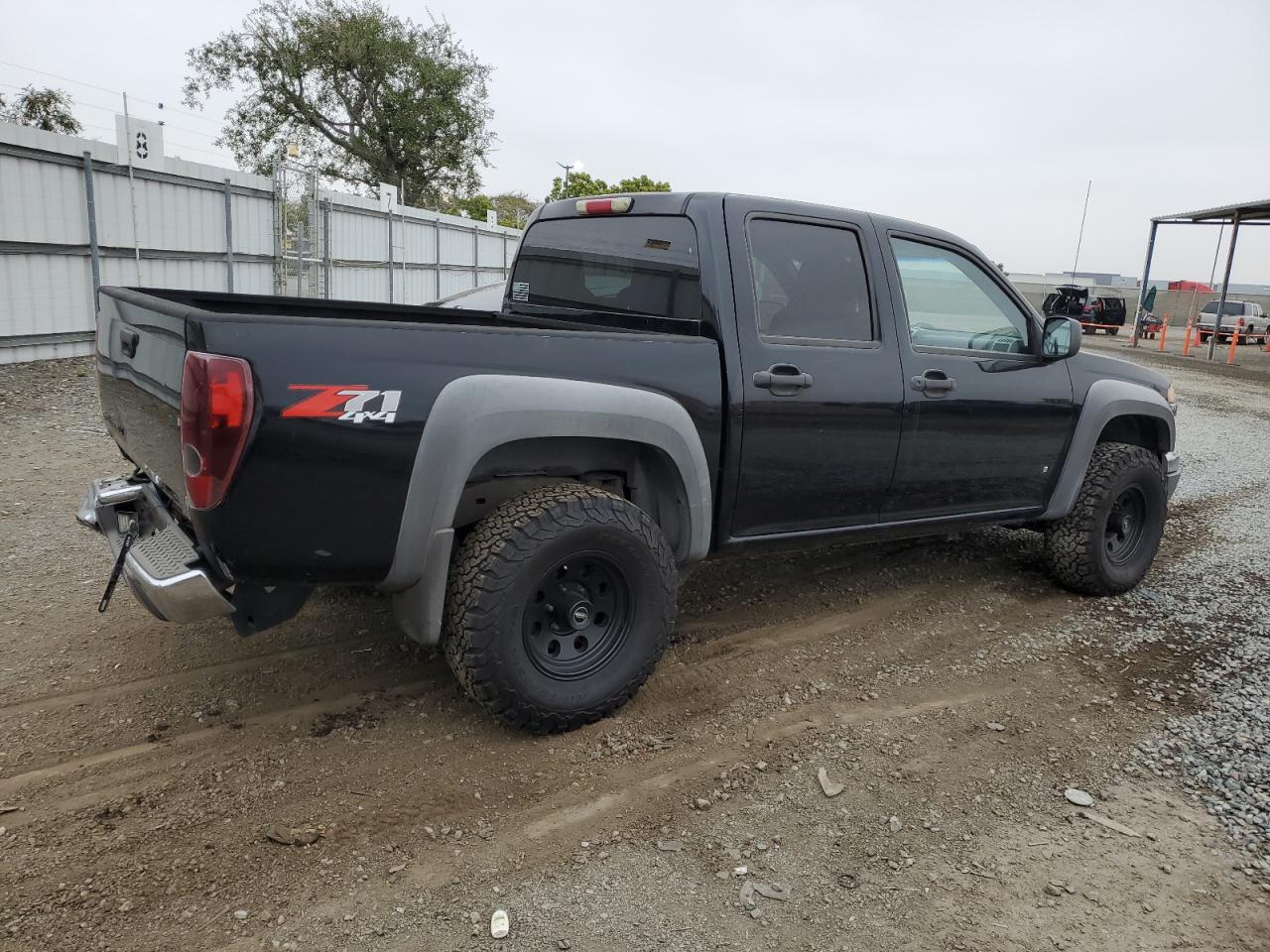 Photo 2 VIN: 1GCDT13E178196113 - CHEVROLET COLORADO 