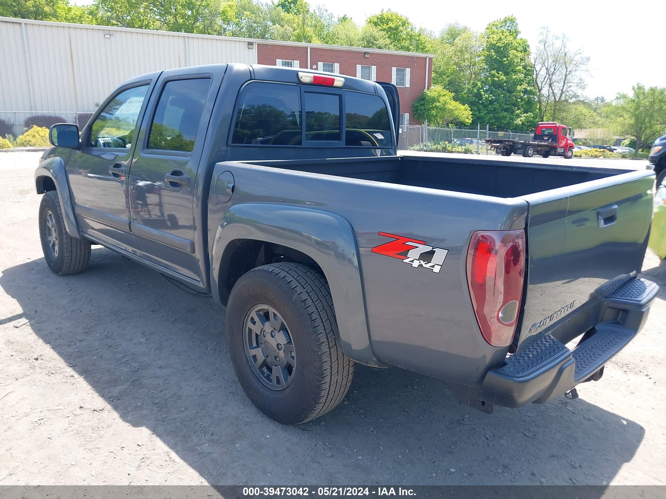 Photo 2 VIN: 1GCDT13E688105323 - CHEVROLET COLORADO 