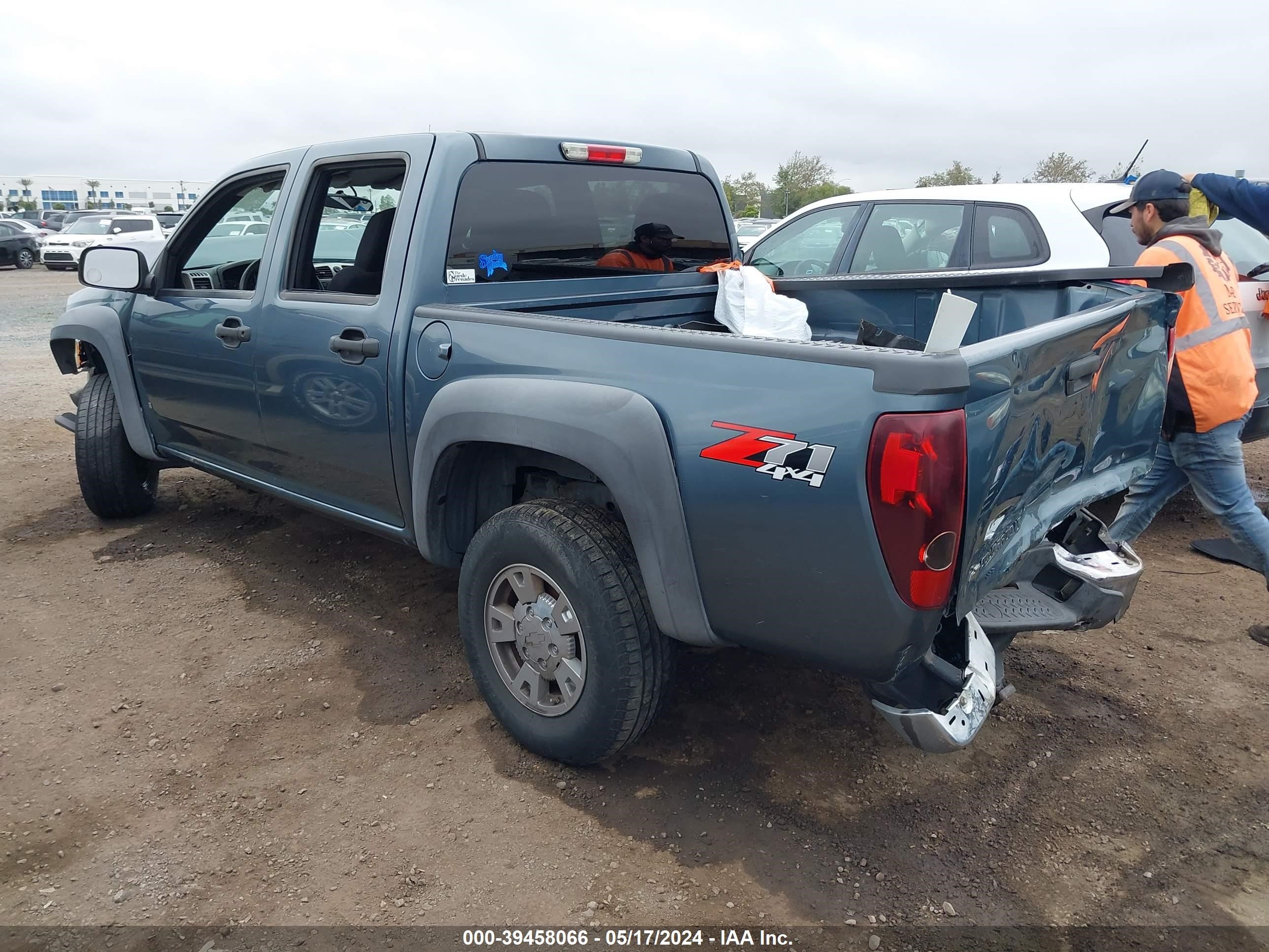 Photo 2 VIN: 1GCDT13E878224666 - CHEVROLET COLORADO 