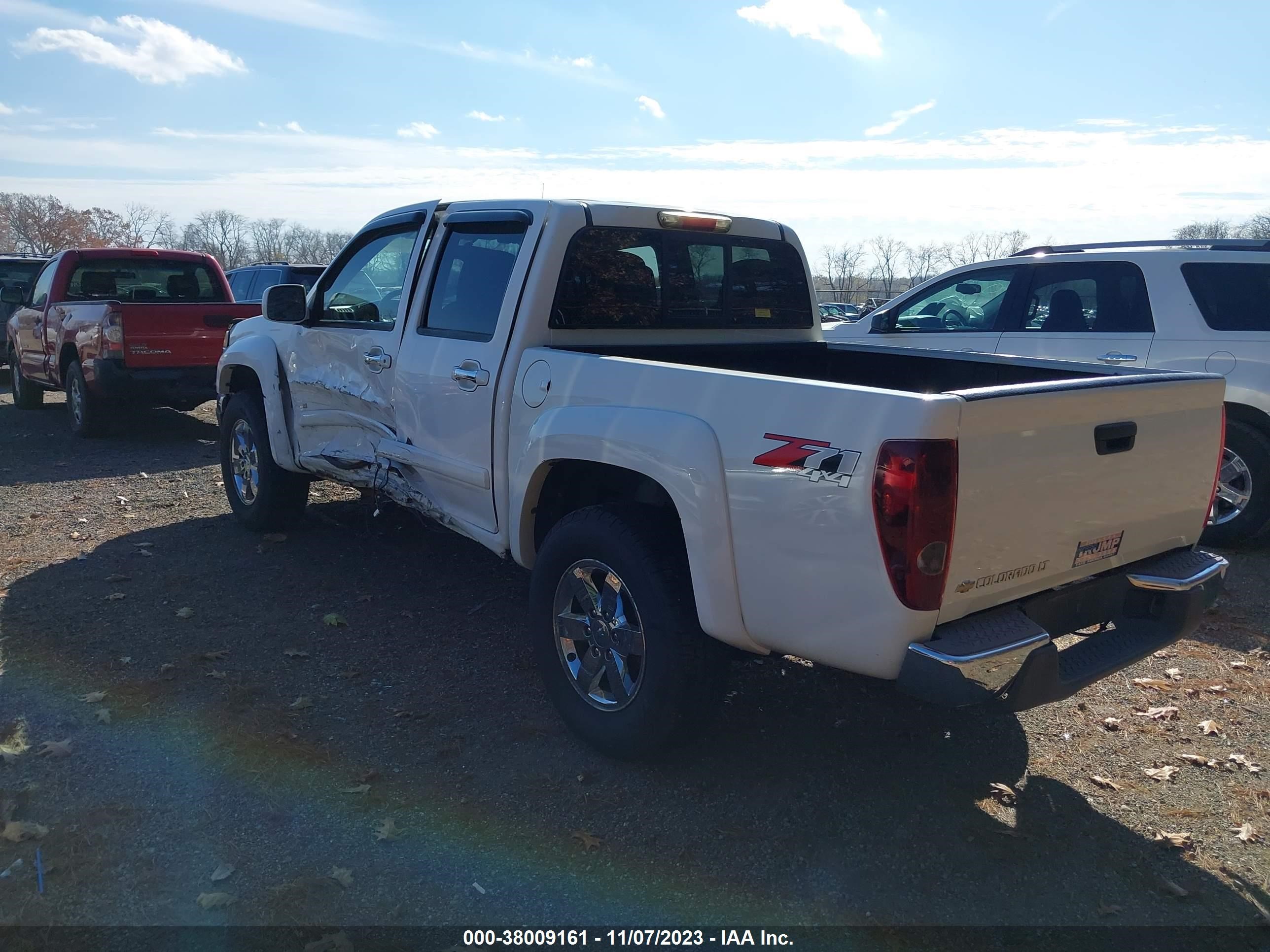 Photo 2 VIN: 1GCDT13EX98121834 - CHEVROLET COLORADO 