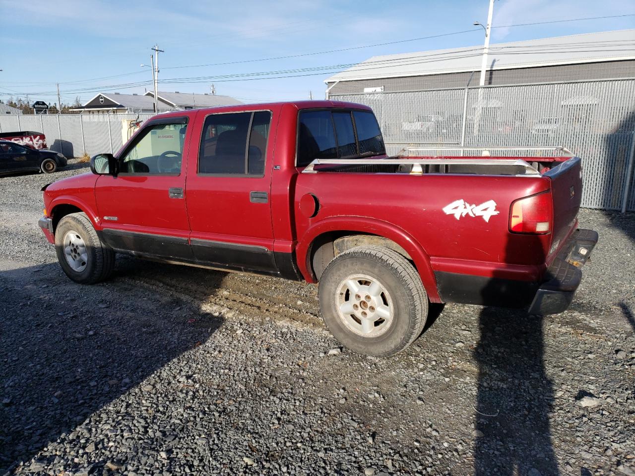 Photo 1 VIN: 1GCDT13W22K137673 - CHEVROLET S-10 PICKUP 