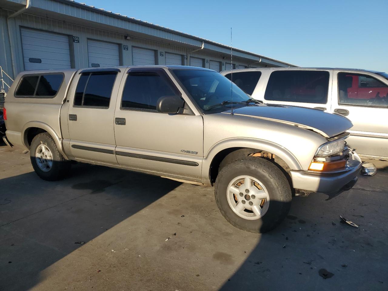 Photo 3 VIN: 1GCDT13X24K140441 - CHEVROLET S-10 PICKUP 