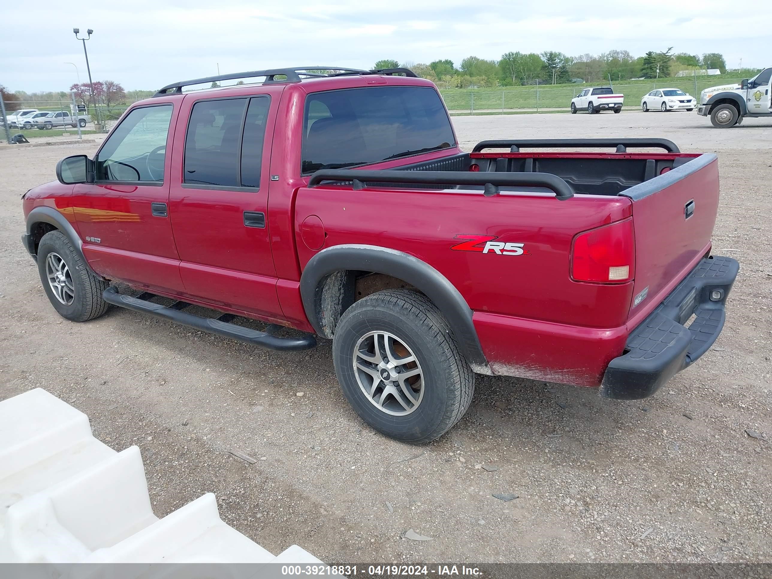 Photo 2 VIN: 1GCDT13X63K185154 - CHEVROLET S-10 PICKUP 