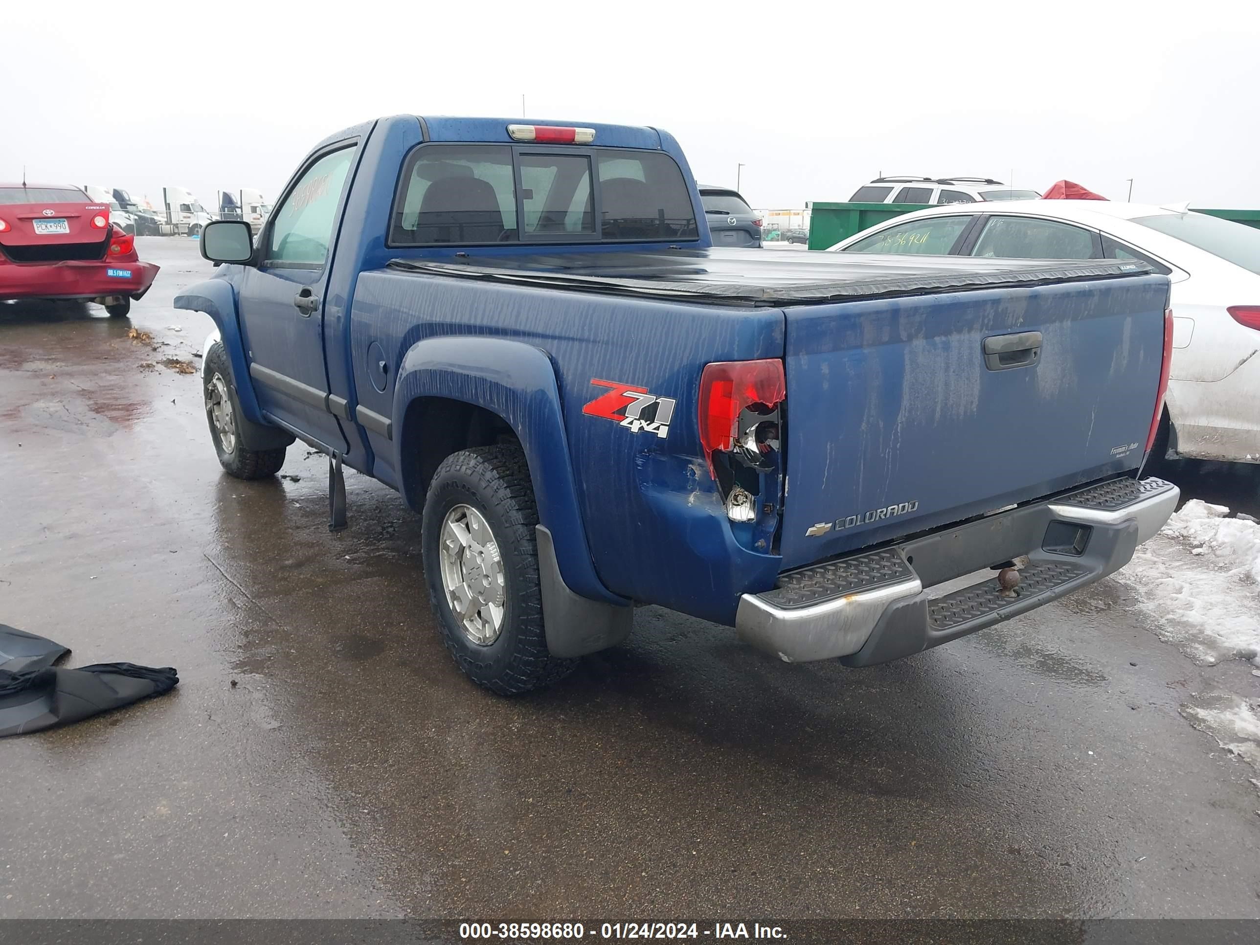 Photo 2 VIN: 1GCDT146368220854 - CHEVROLET COLORADO 