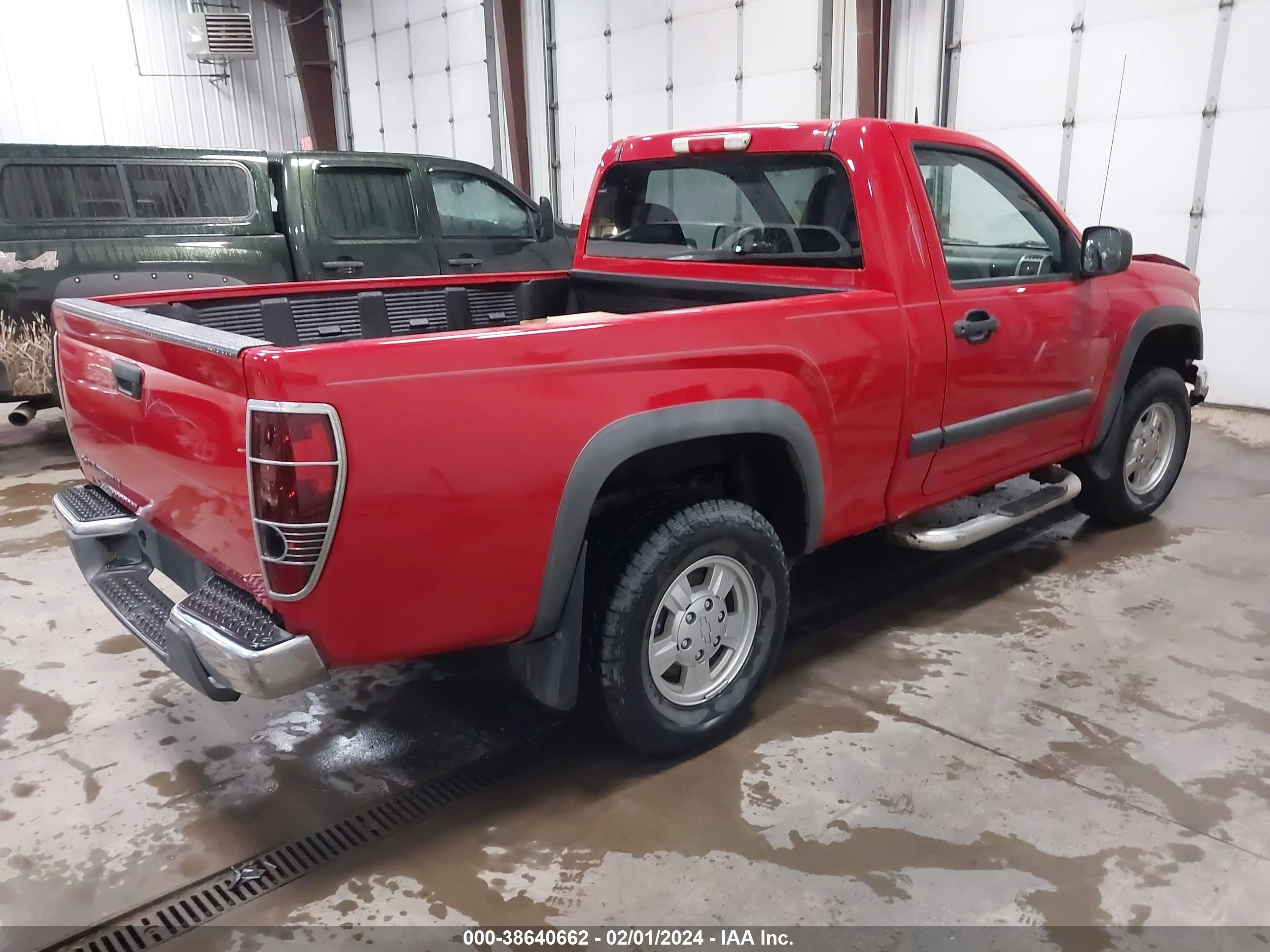 Photo 3 VIN: 1GCDT14EX88128909 - CHEVROLET COLORADO 