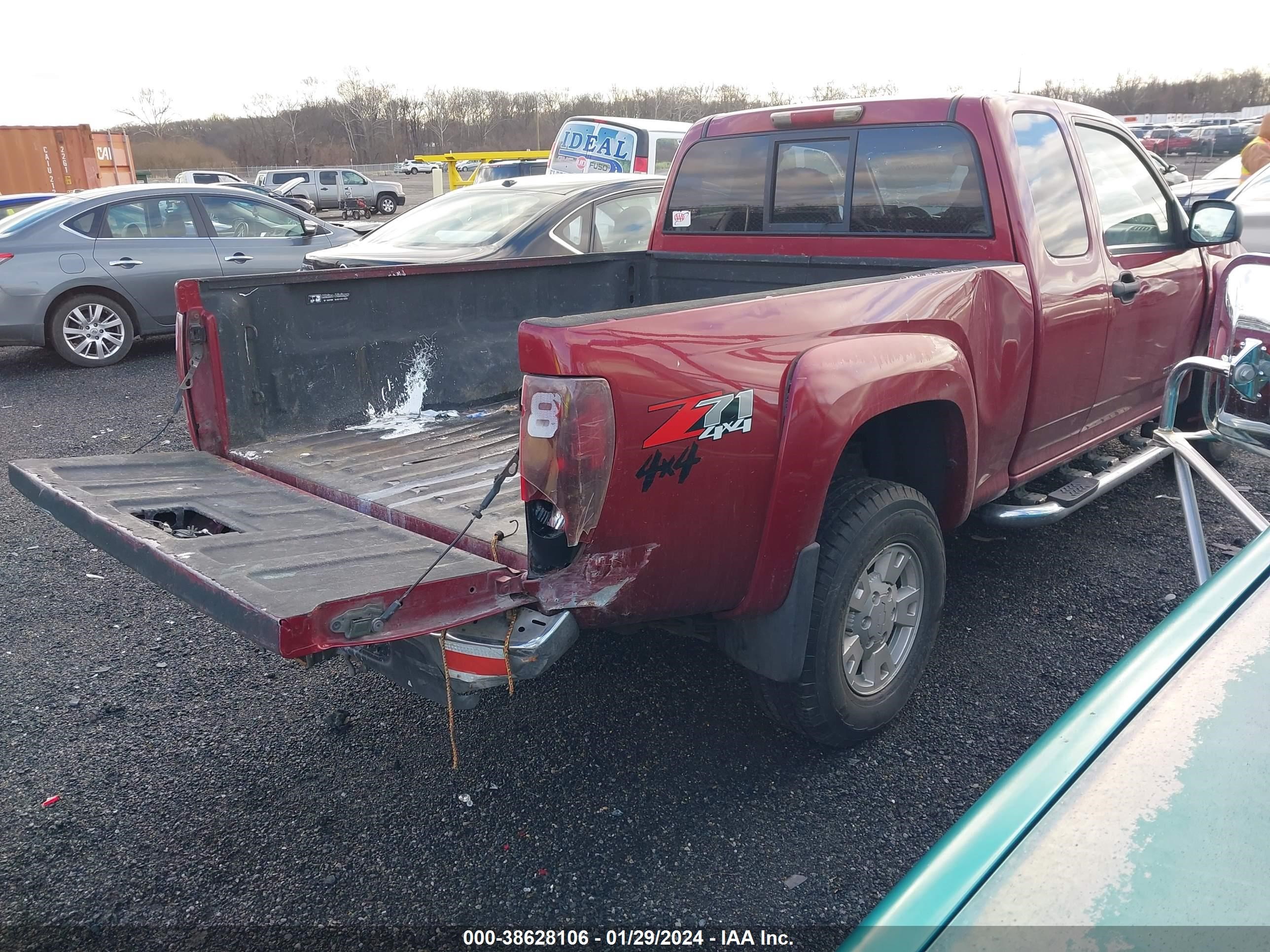 Photo 3 VIN: 1GCDT196548207755 - CHEVROLET COLORADO 