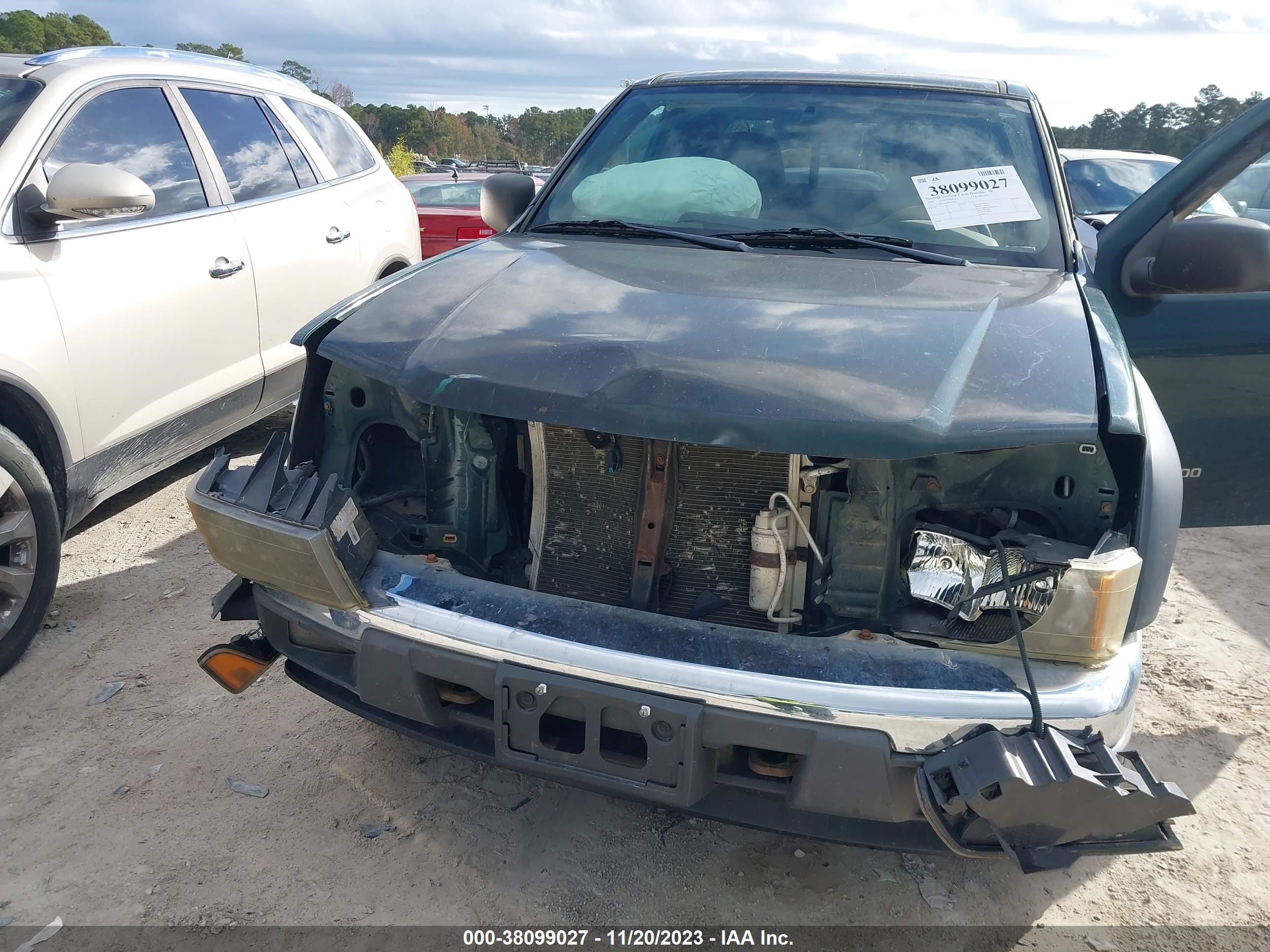 Photo 5 VIN: 1GCDT196658167042 - CHEVROLET COLORADO 