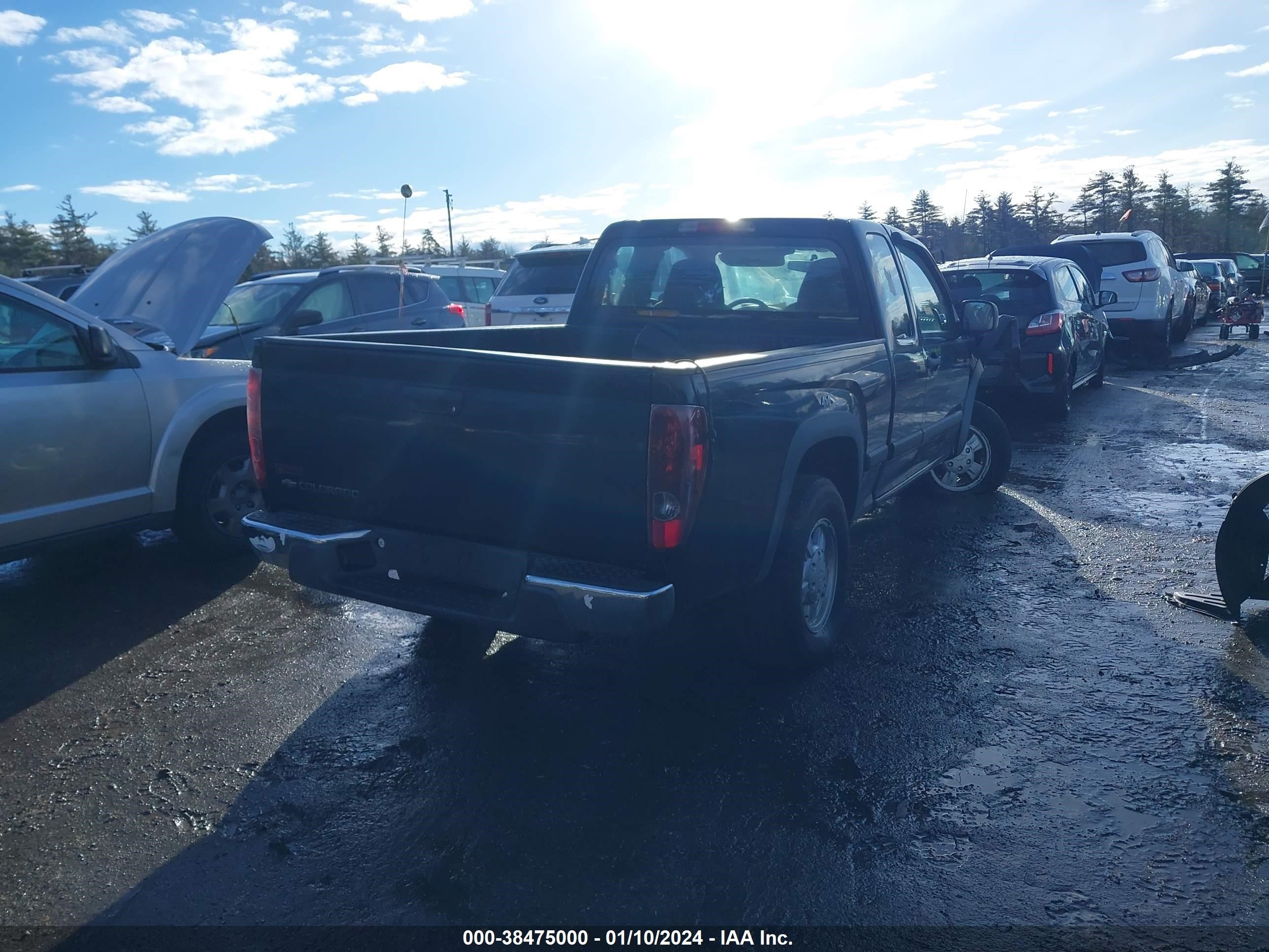 Photo 3 VIN: 1GCDT196668135726 - CHEVROLET COLORADO 