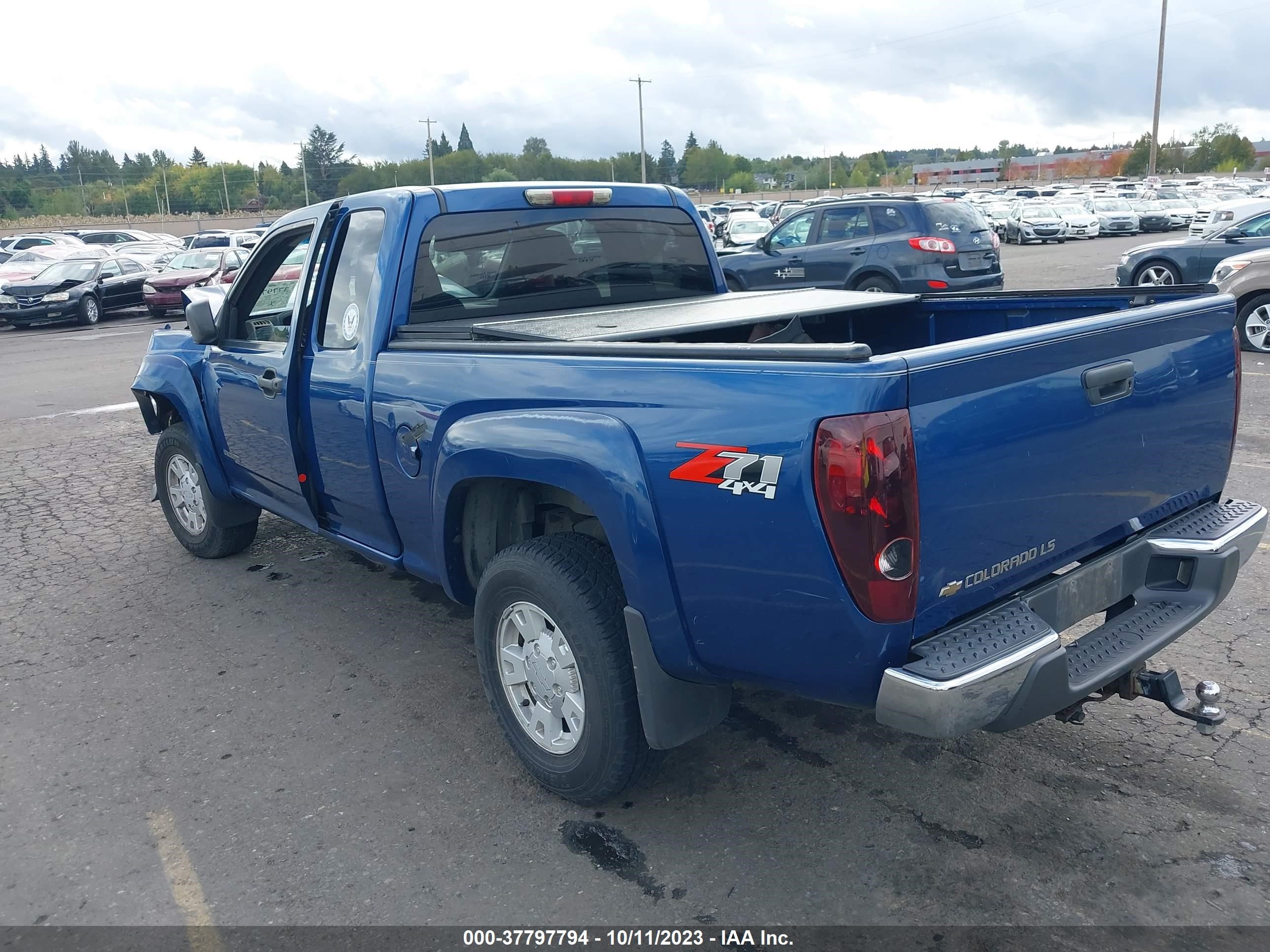 Photo 2 VIN: 1GCDT196858226978 - CHEVROLET COLORADO 