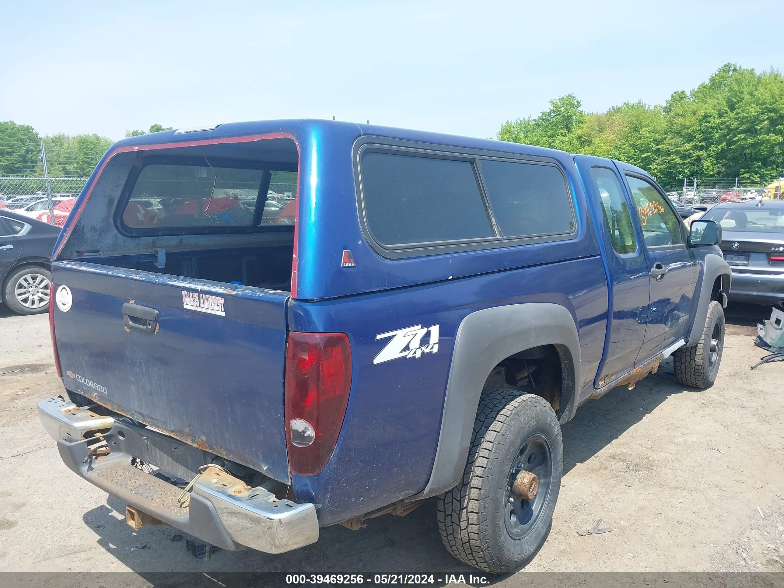 Photo 3 VIN: 1GCDT196958170176 - CHEVROLET COLORADO 