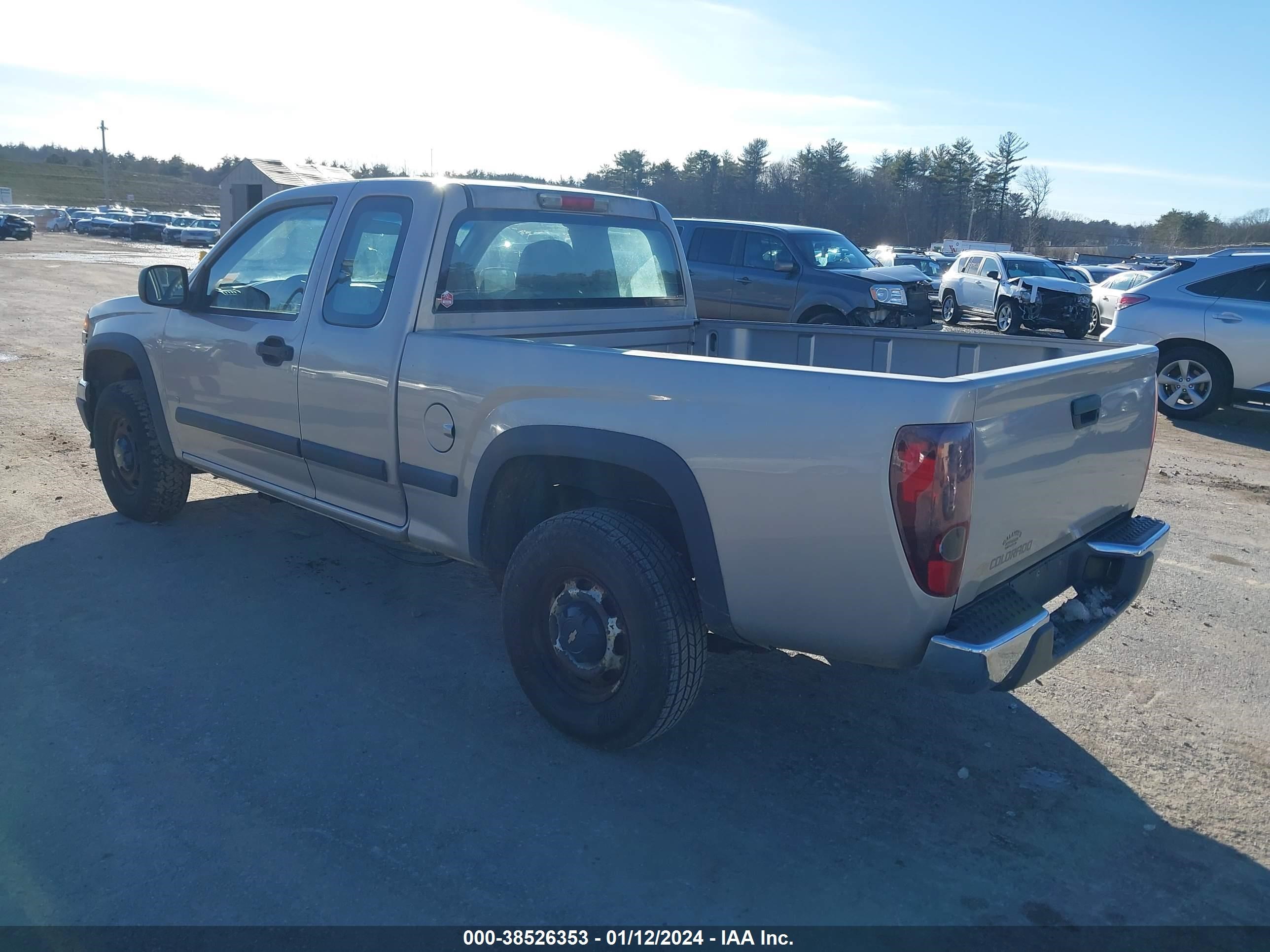 Photo 2 VIN: 1GCDT198668271100 - CHEVROLET COLORADO 