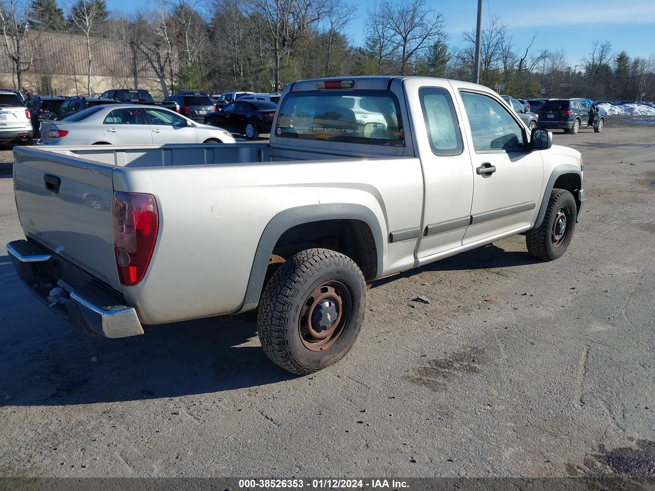 Photo 3 VIN: 1GCDT198668271100 - CHEVROLET COLORADO 