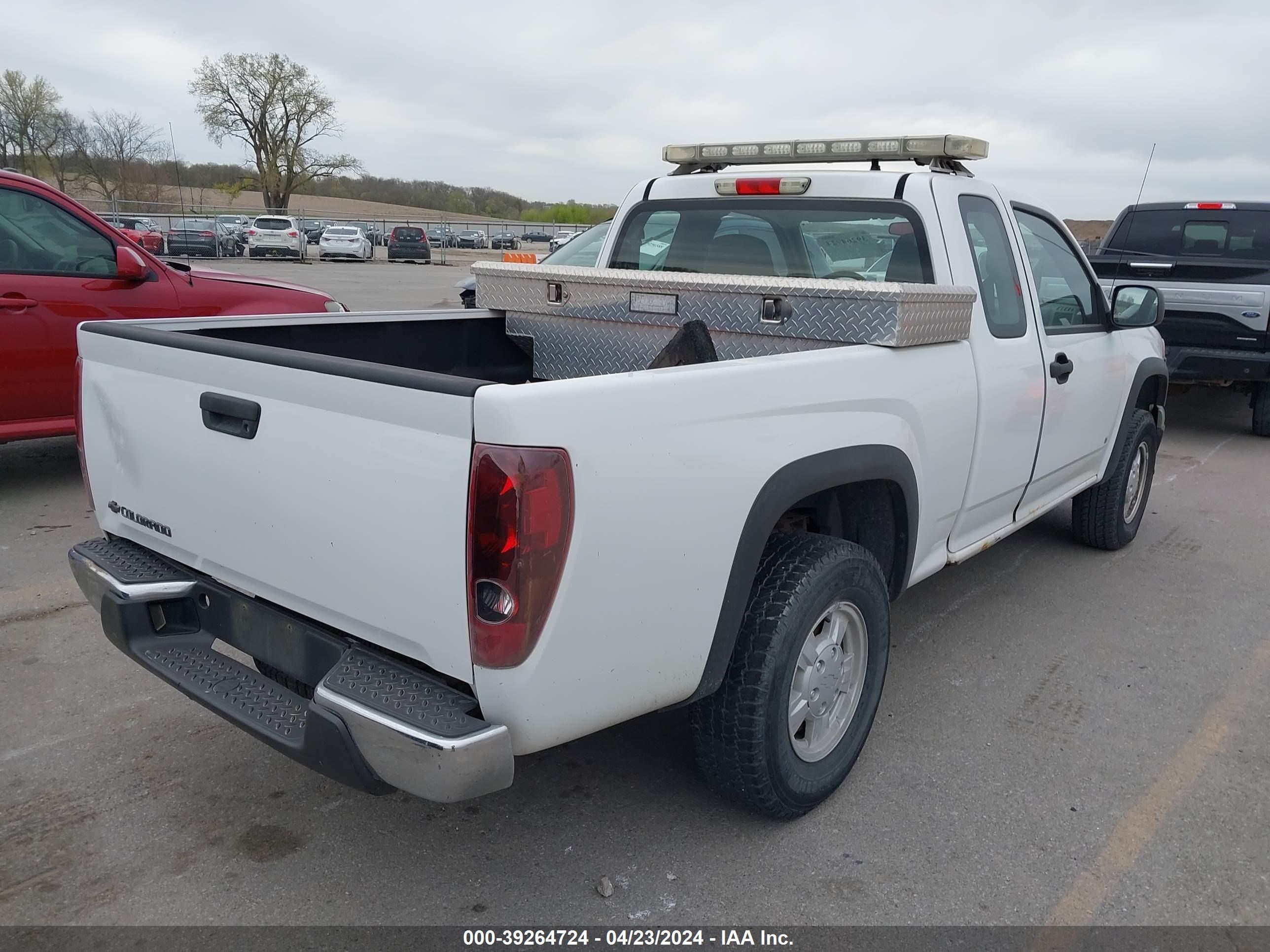 Photo 3 VIN: 1GCDT198X68297201 - CHEVROLET COLORADO 