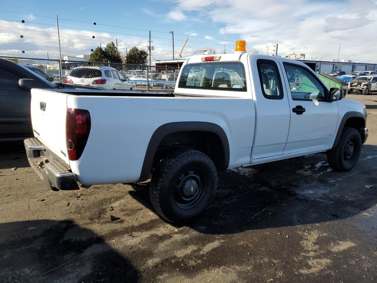 Photo 2 VIN: 1GCDT19E878218700 - CHEVROLET COLORADO 