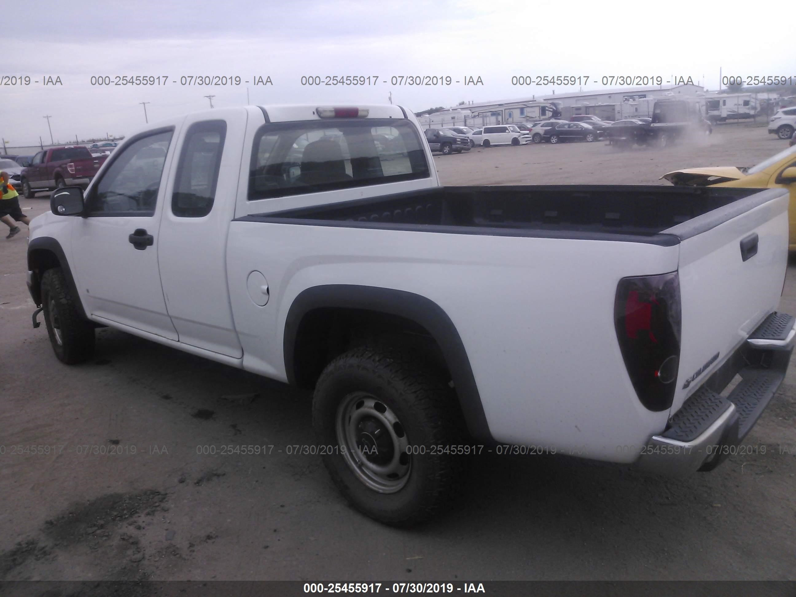 Photo 2 VIN: 1GCDT19E888210517 - CHEVROLET COLORADO 