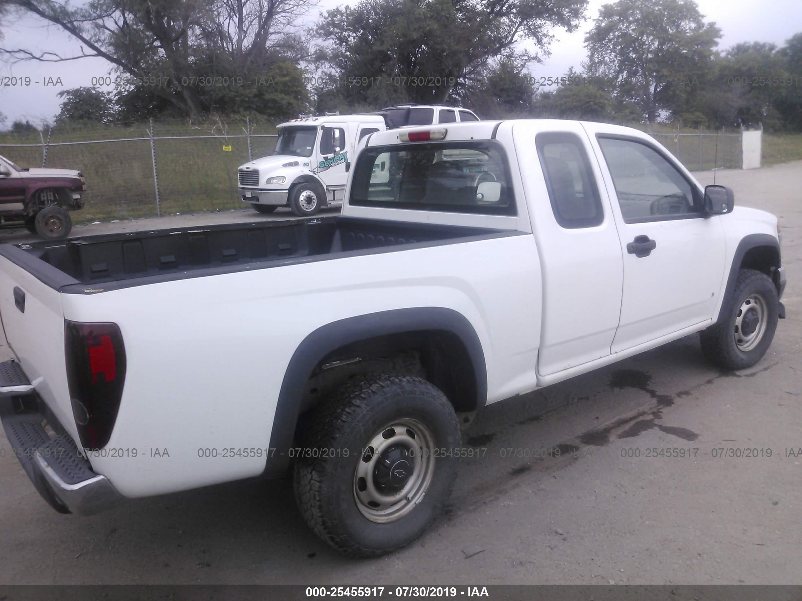 Photo 3 VIN: 1GCDT19E888210517 - CHEVROLET COLORADO 