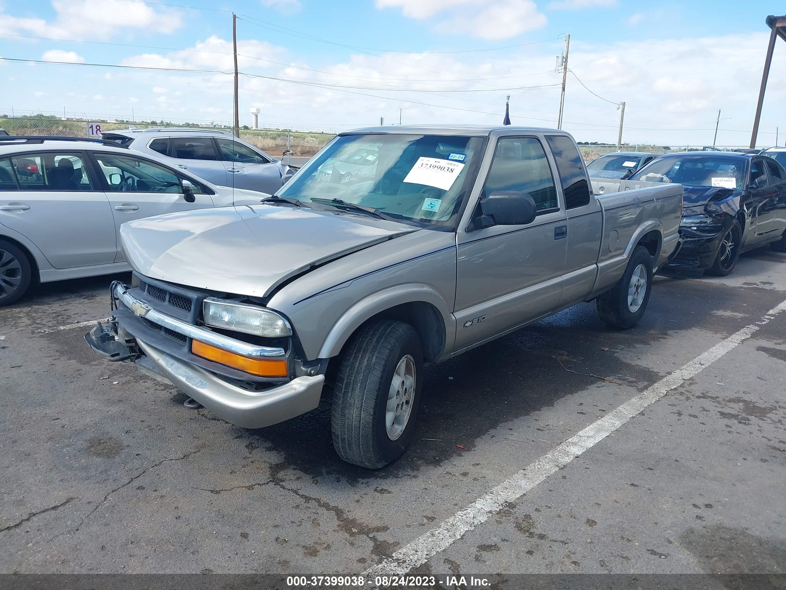 Photo 1 VIN: 1GCDT19W2XK210748 - CHEVROLET S-10 PICKUP 