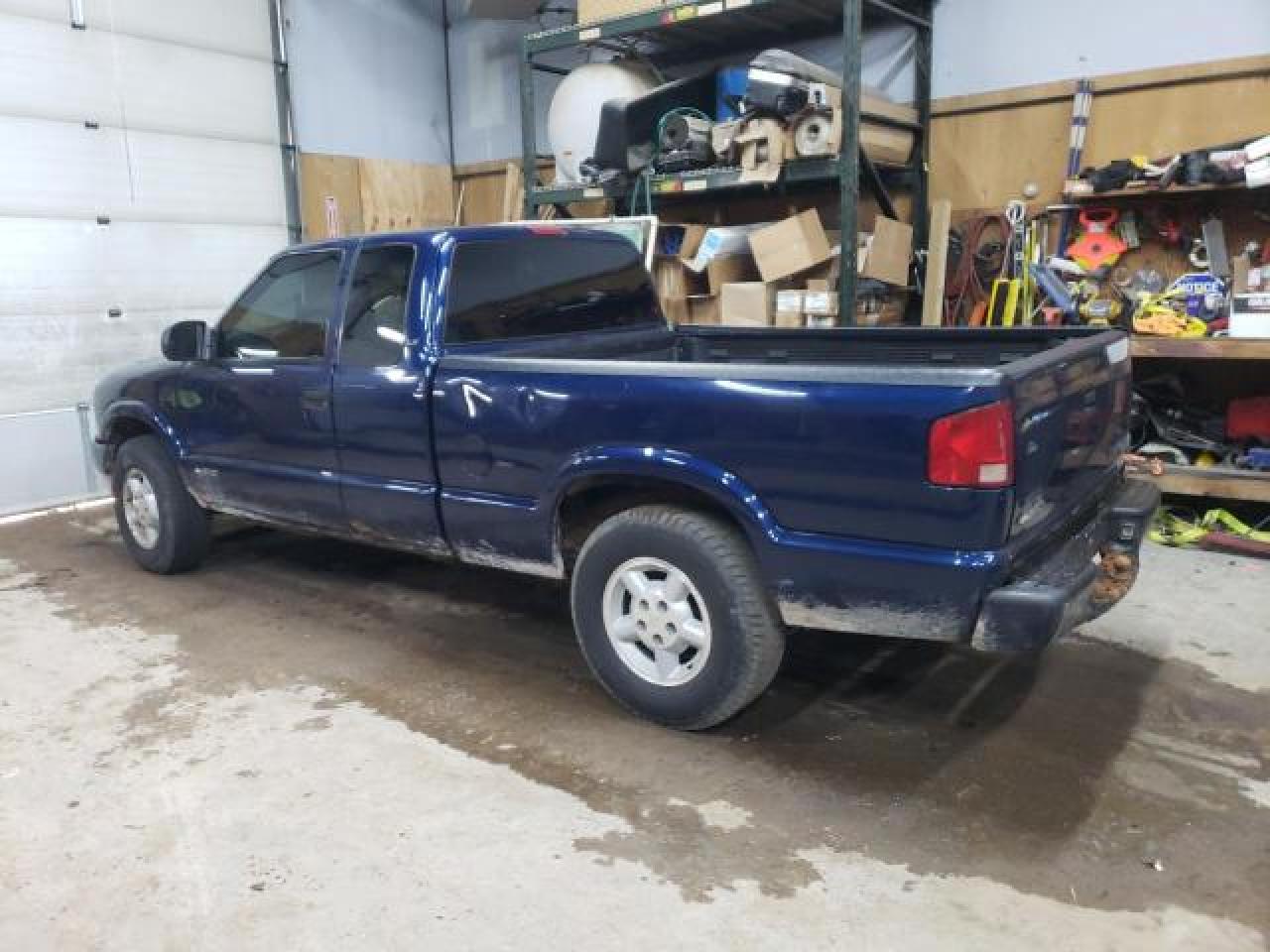 Photo 1 VIN: 1GCDT19W928152384 - CHEVROLET S-10 PICKUP 