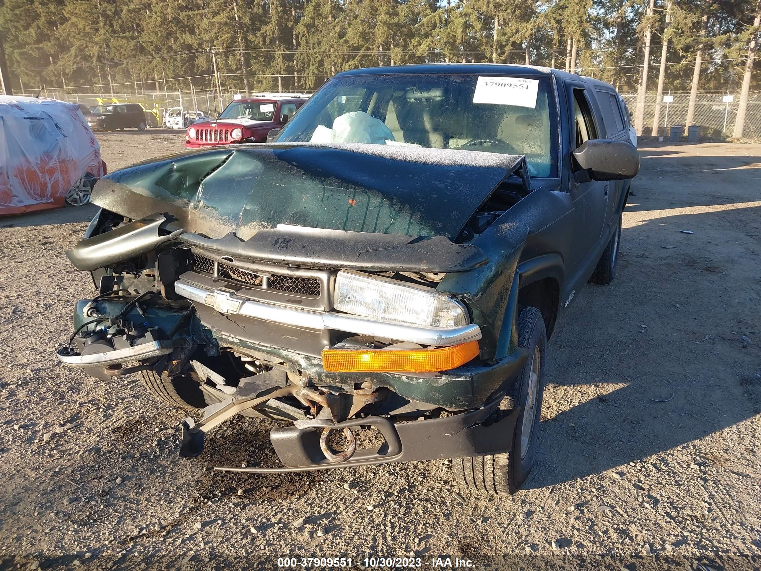 Photo 1 VIN: 1GCDT19X138175748 - CHEVROLET S-10 PICKUP 