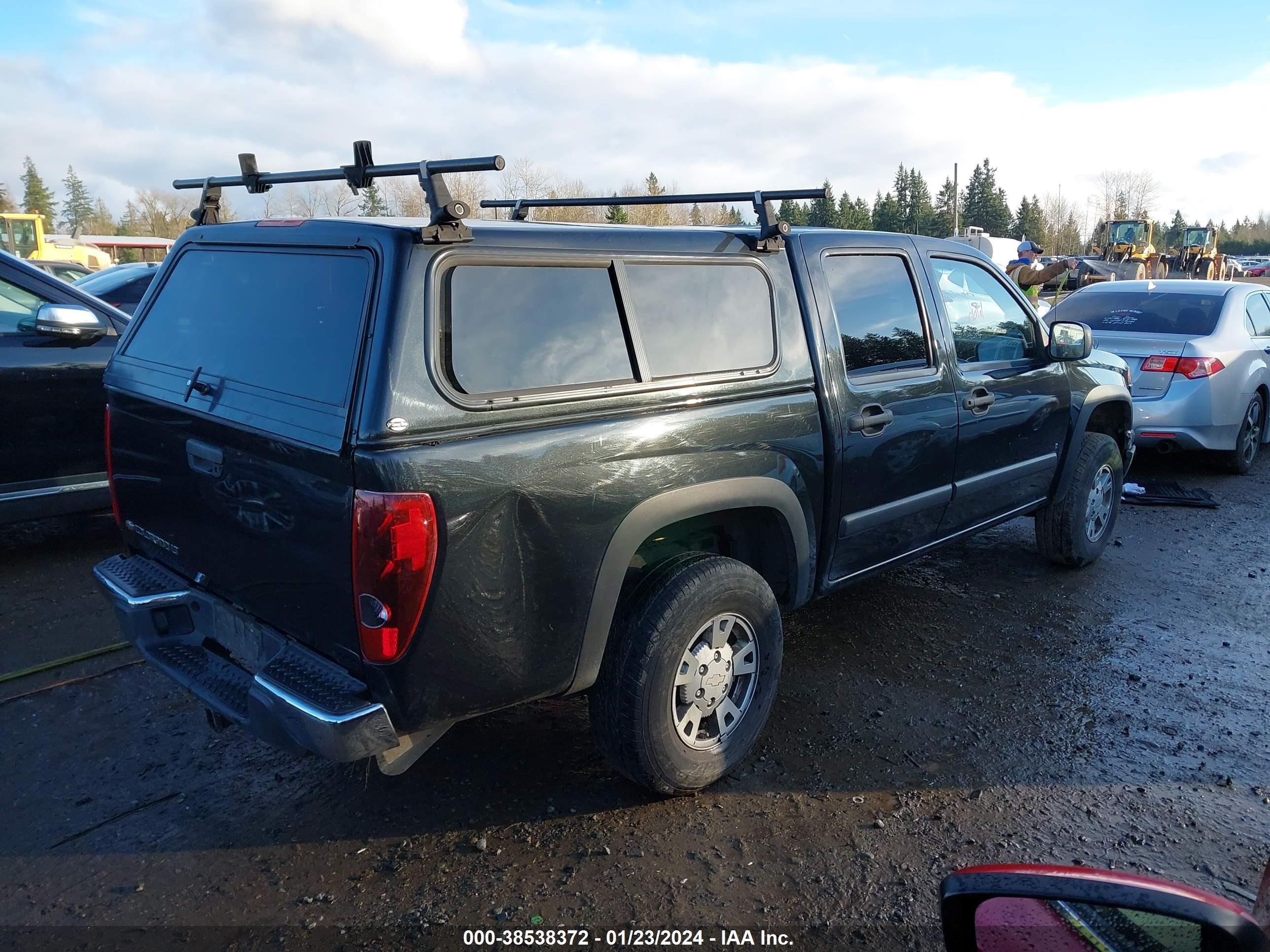 Photo 3 VIN: 1GCDT33E088216431 - CHEVROLET COLORADO 