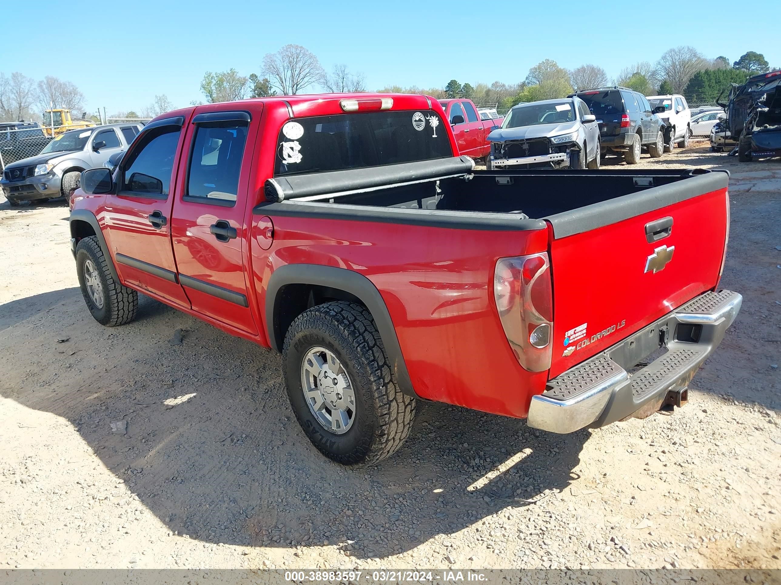 Photo 2 VIN: 1GCDT33EX88215271 - CHEVROLET COLORADO 