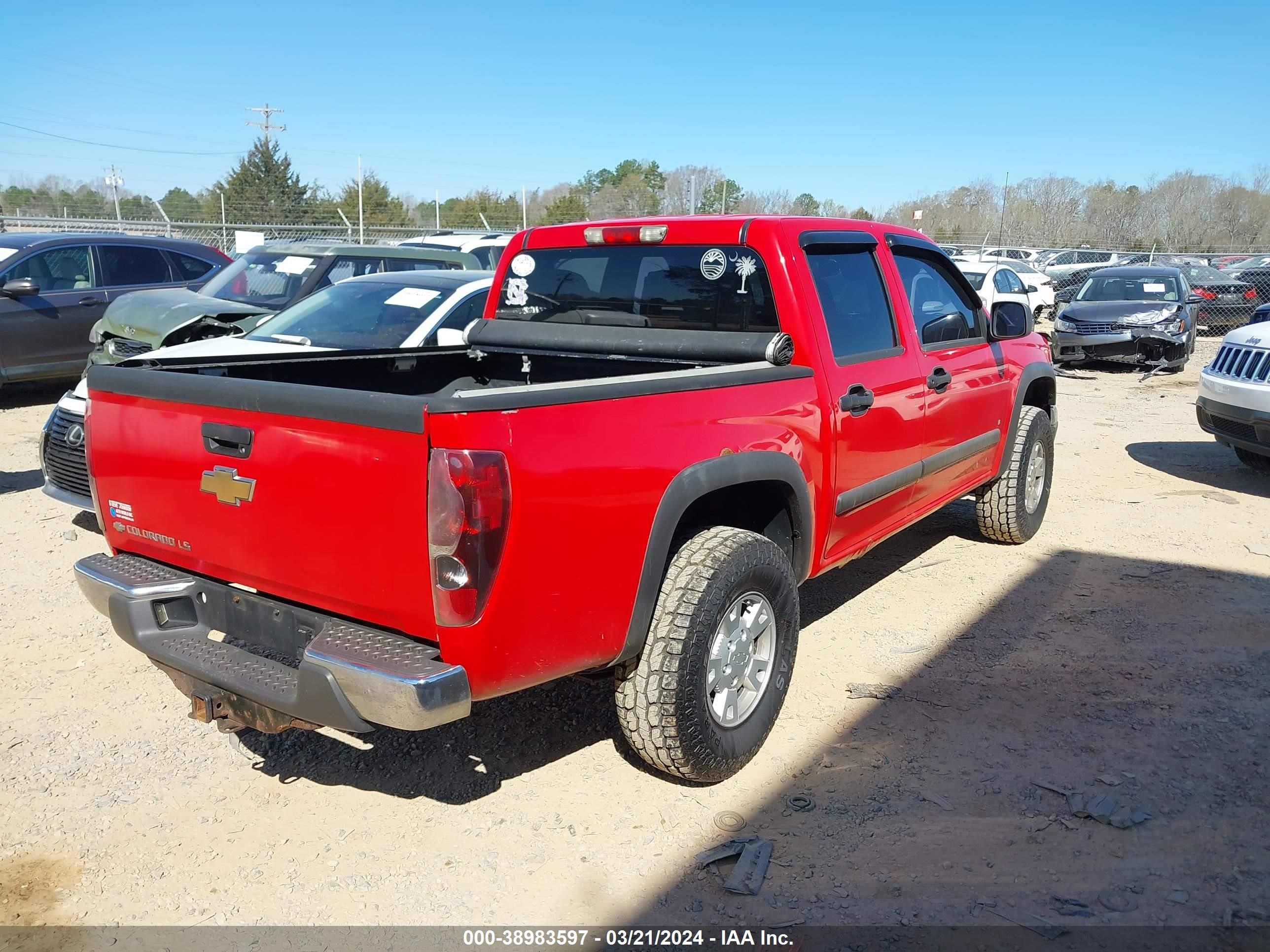 Photo 3 VIN: 1GCDT33EX88215271 - CHEVROLET COLORADO 