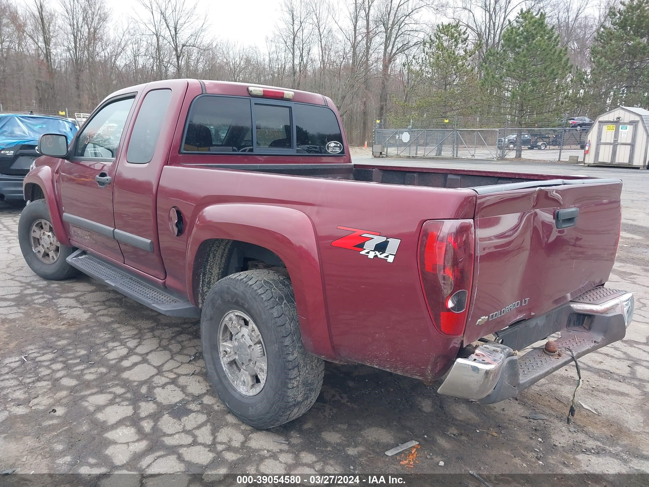 Photo 2 VIN: 1GCDT49E188199863 - CHEVROLET COLORADO 