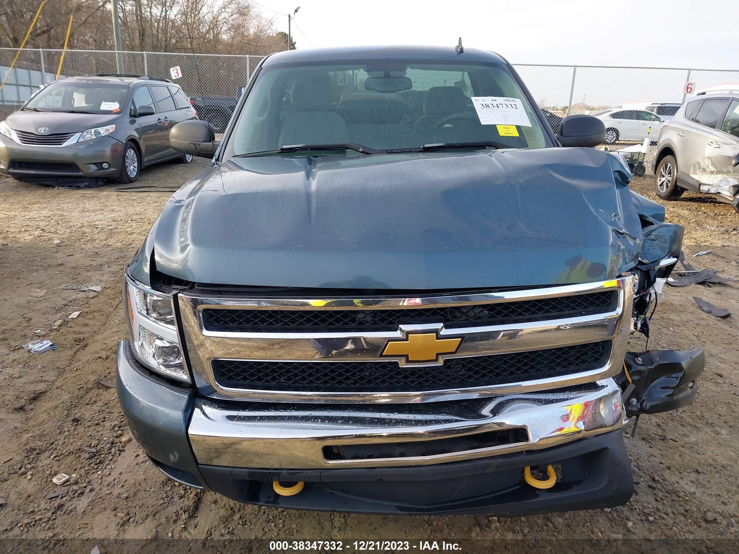 Photo 11 VIN: 1GCEC14017Z518329 - CHEVROLET SILVERADO 