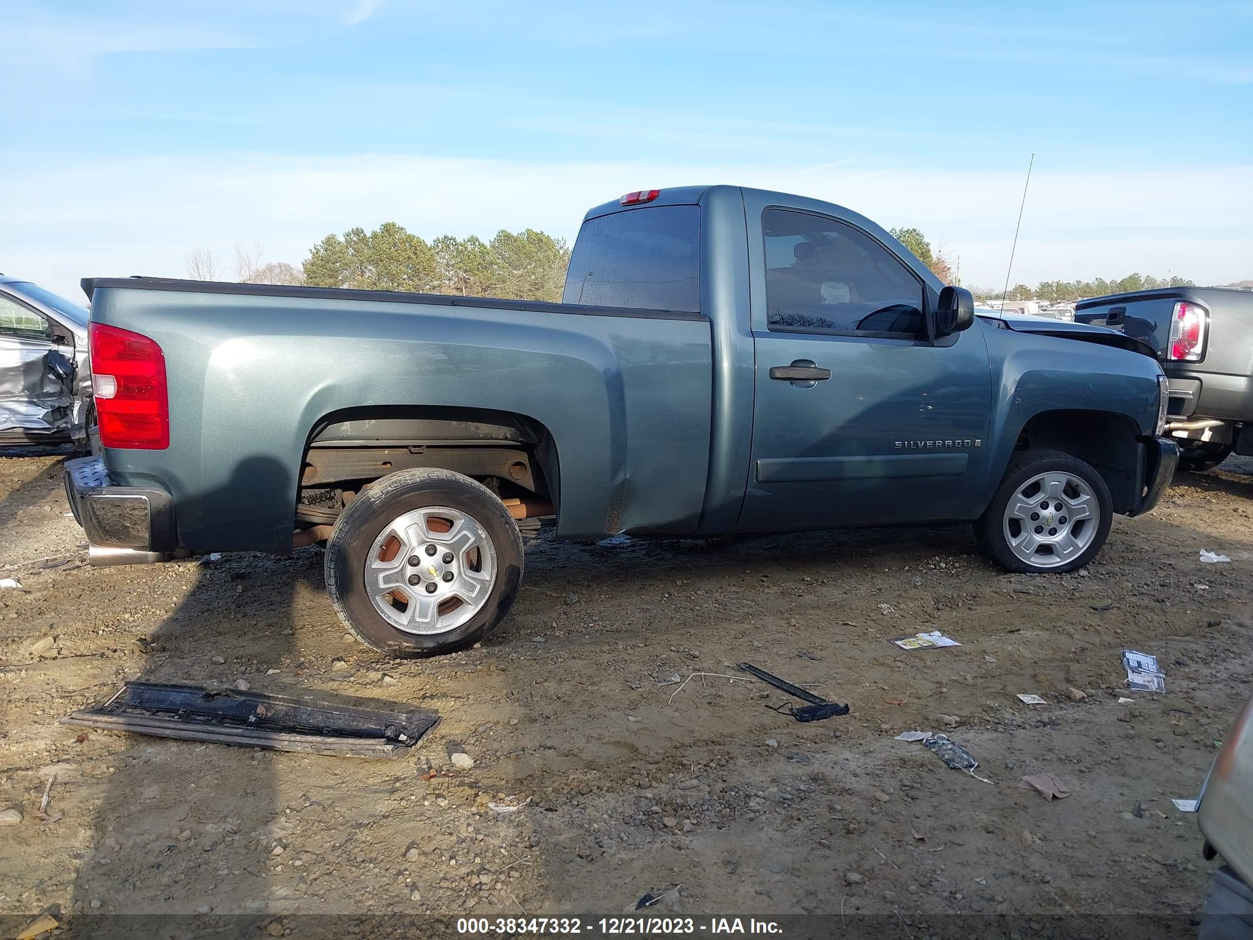 Photo 12 VIN: 1GCEC14017Z518329 - CHEVROLET SILVERADO 