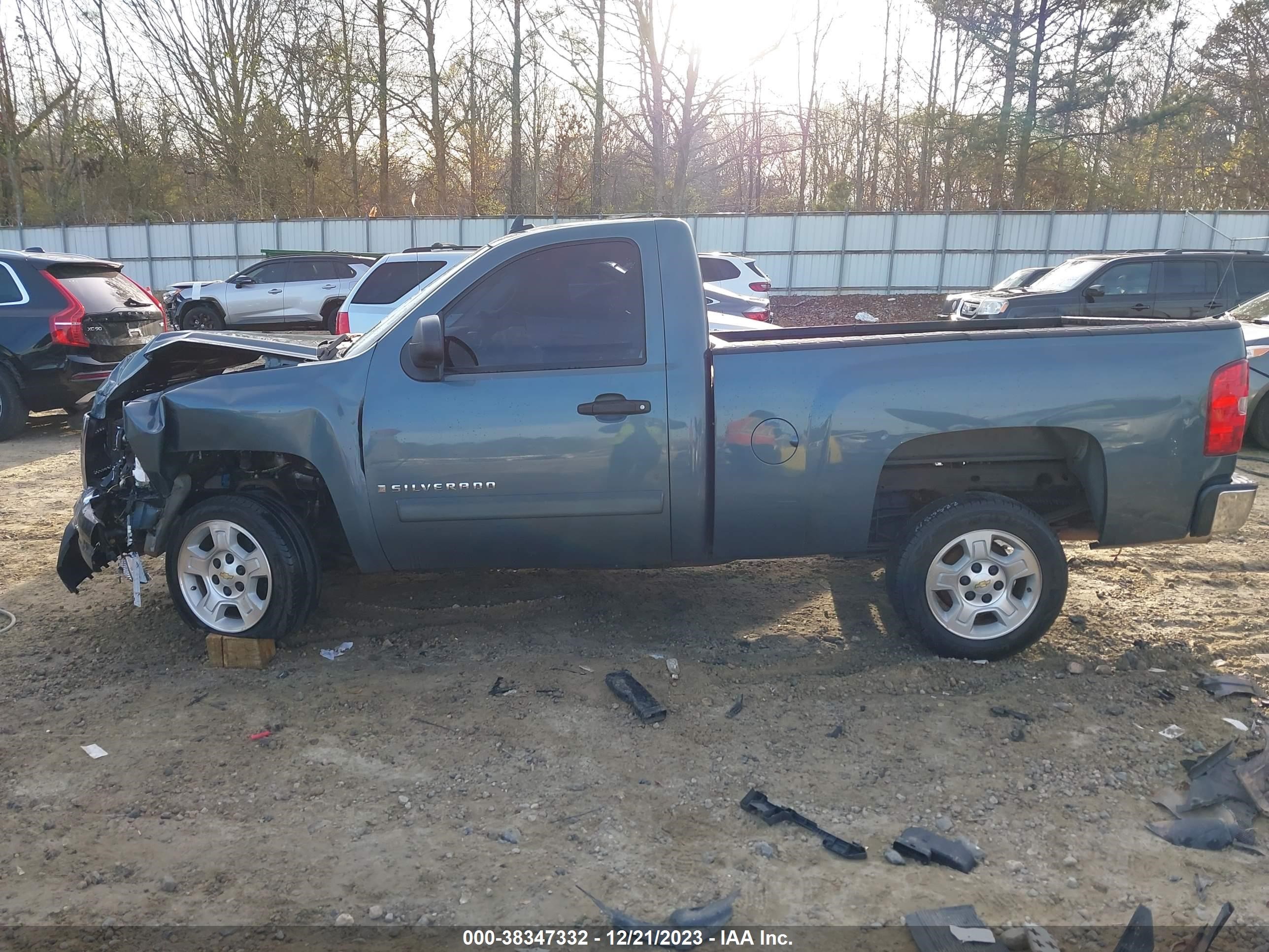 Photo 13 VIN: 1GCEC14017Z518329 - CHEVROLET SILVERADO 