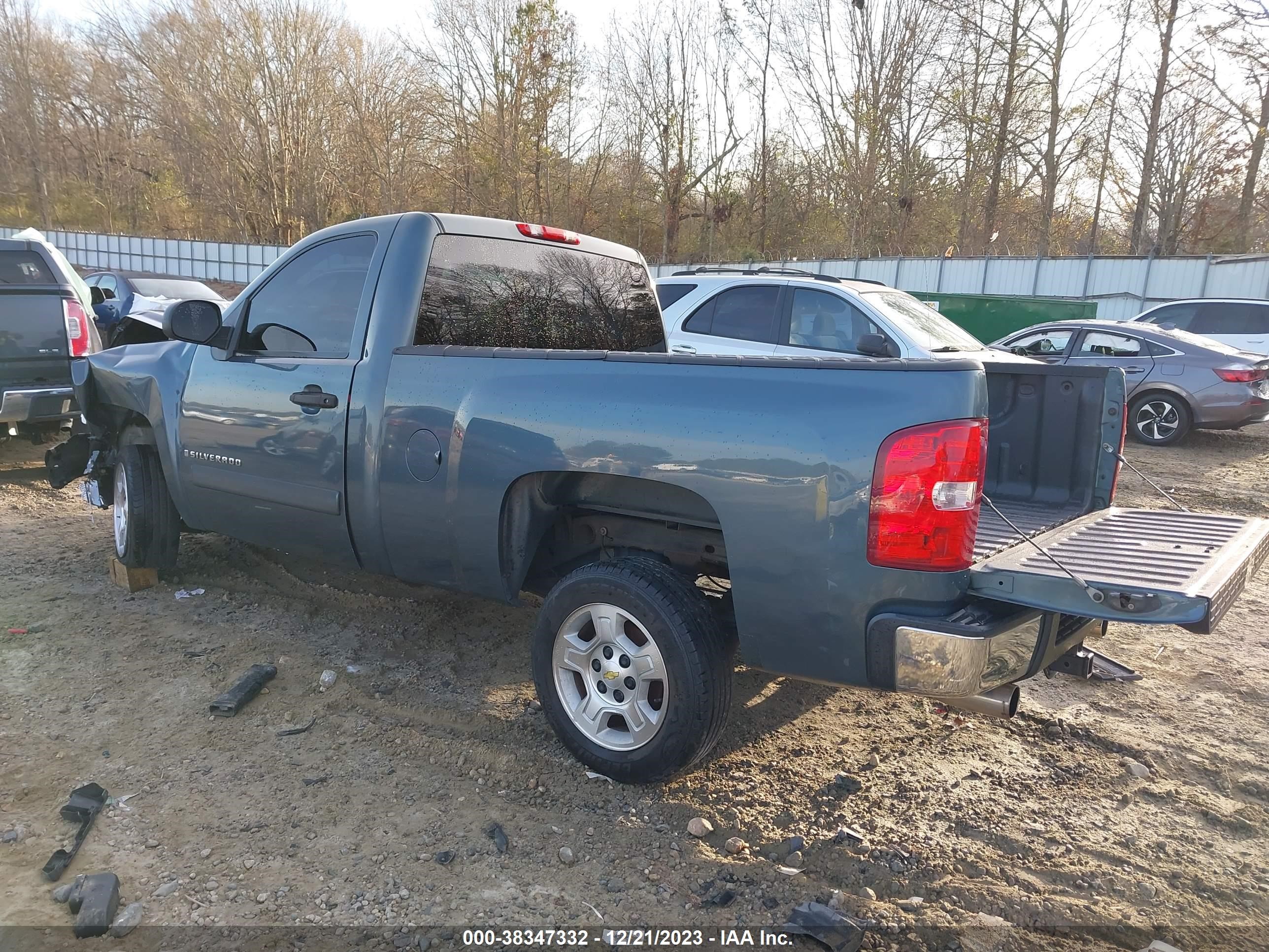 Photo 2 VIN: 1GCEC14017Z518329 - CHEVROLET SILVERADO 