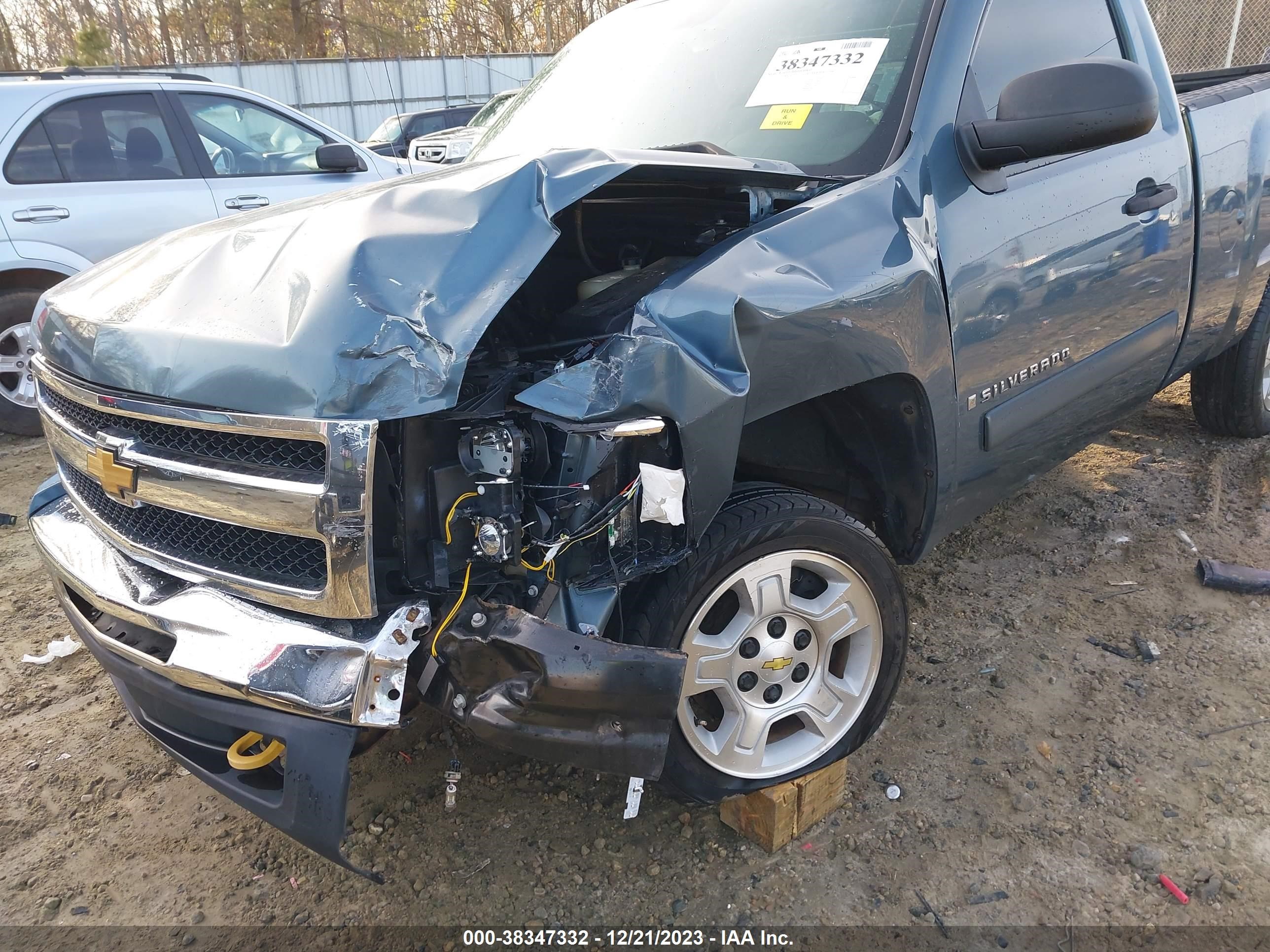 Photo 5 VIN: 1GCEC14017Z518329 - CHEVROLET SILVERADO 