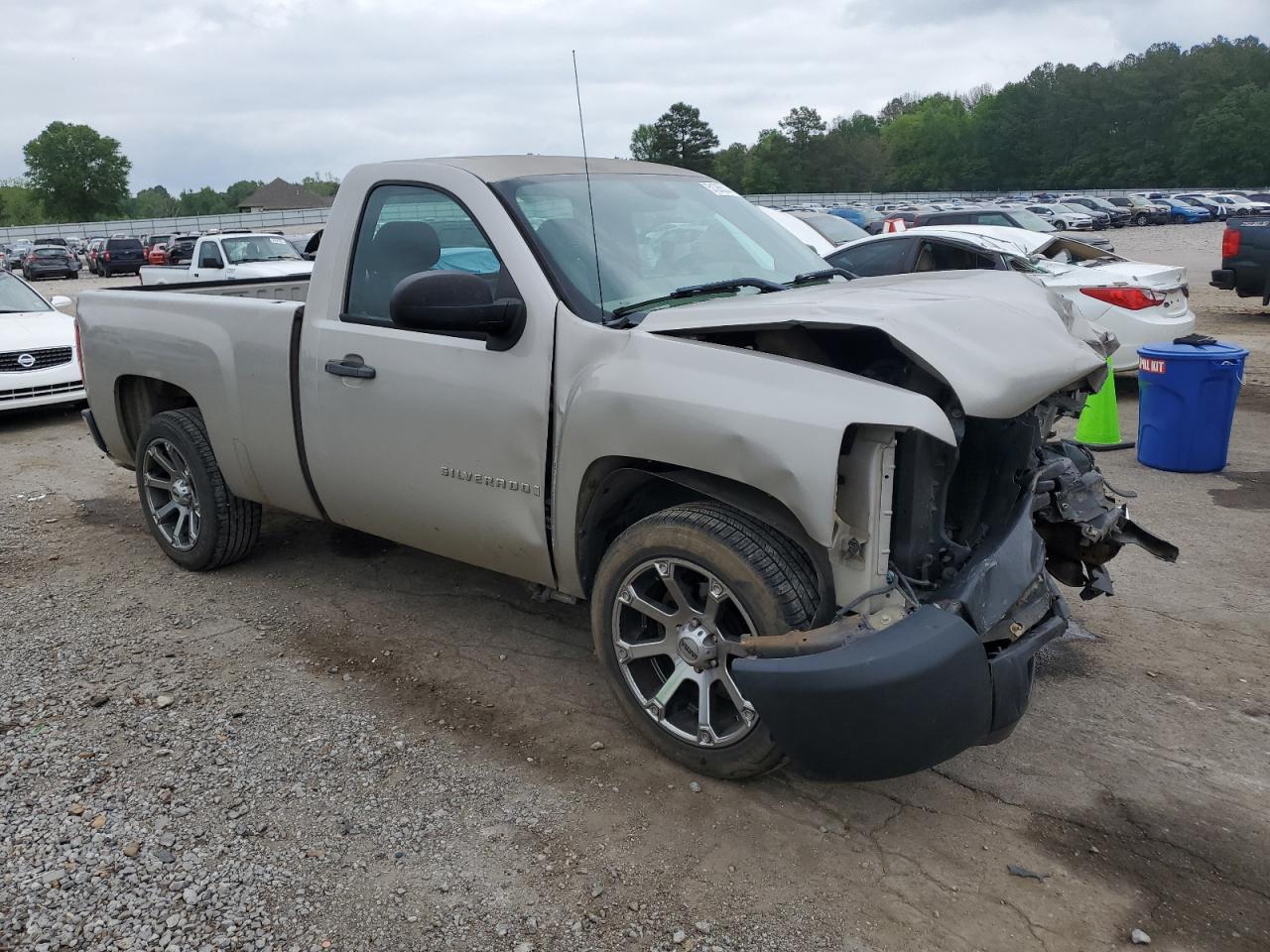 Photo 3 VIN: 1GCEC14099Z152719 - CHEVROLET SILVERADO 