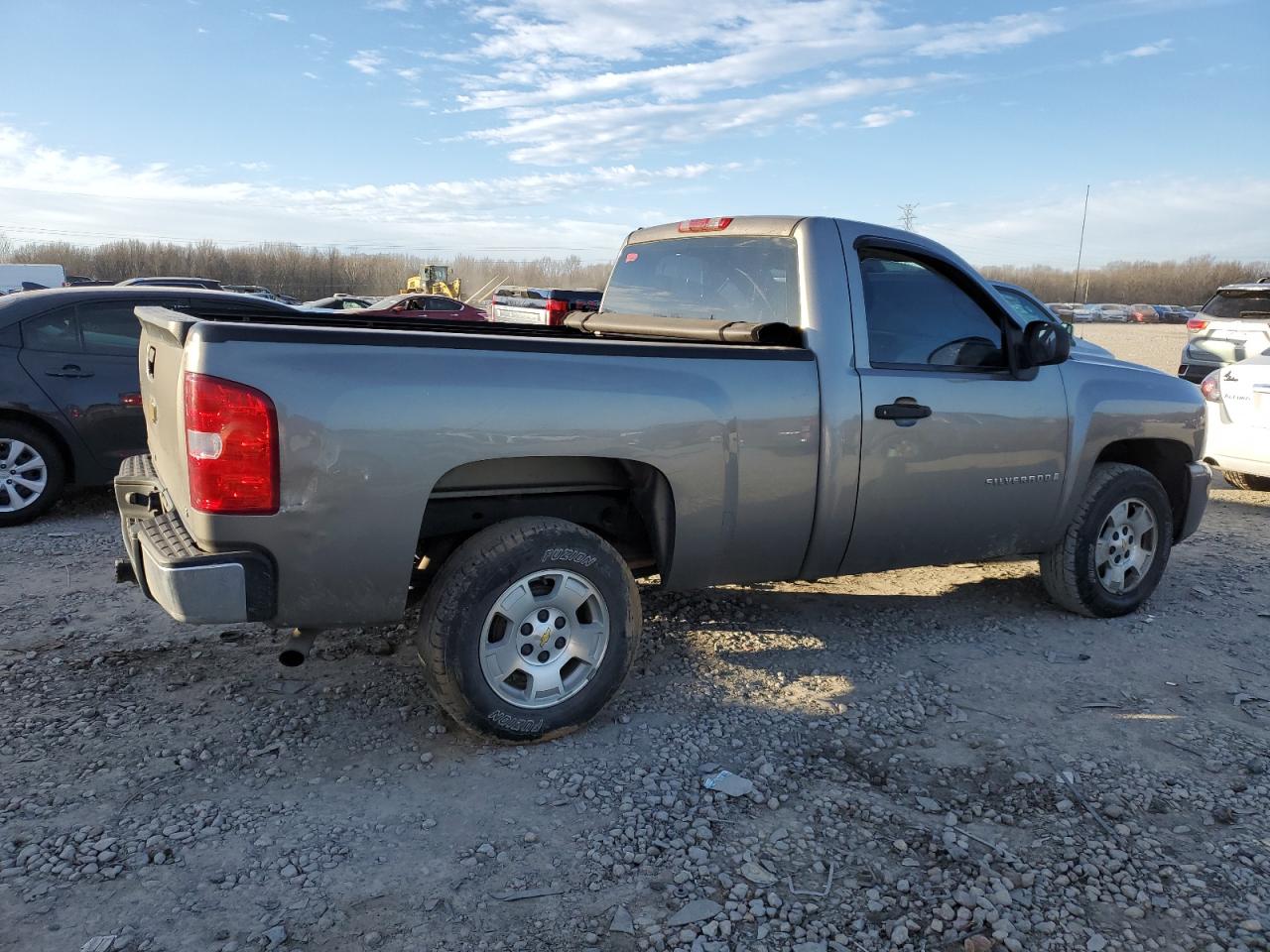 Photo 2 VIN: 1GCEC14C07Z517621 - CHEVROLET SILVERADO 