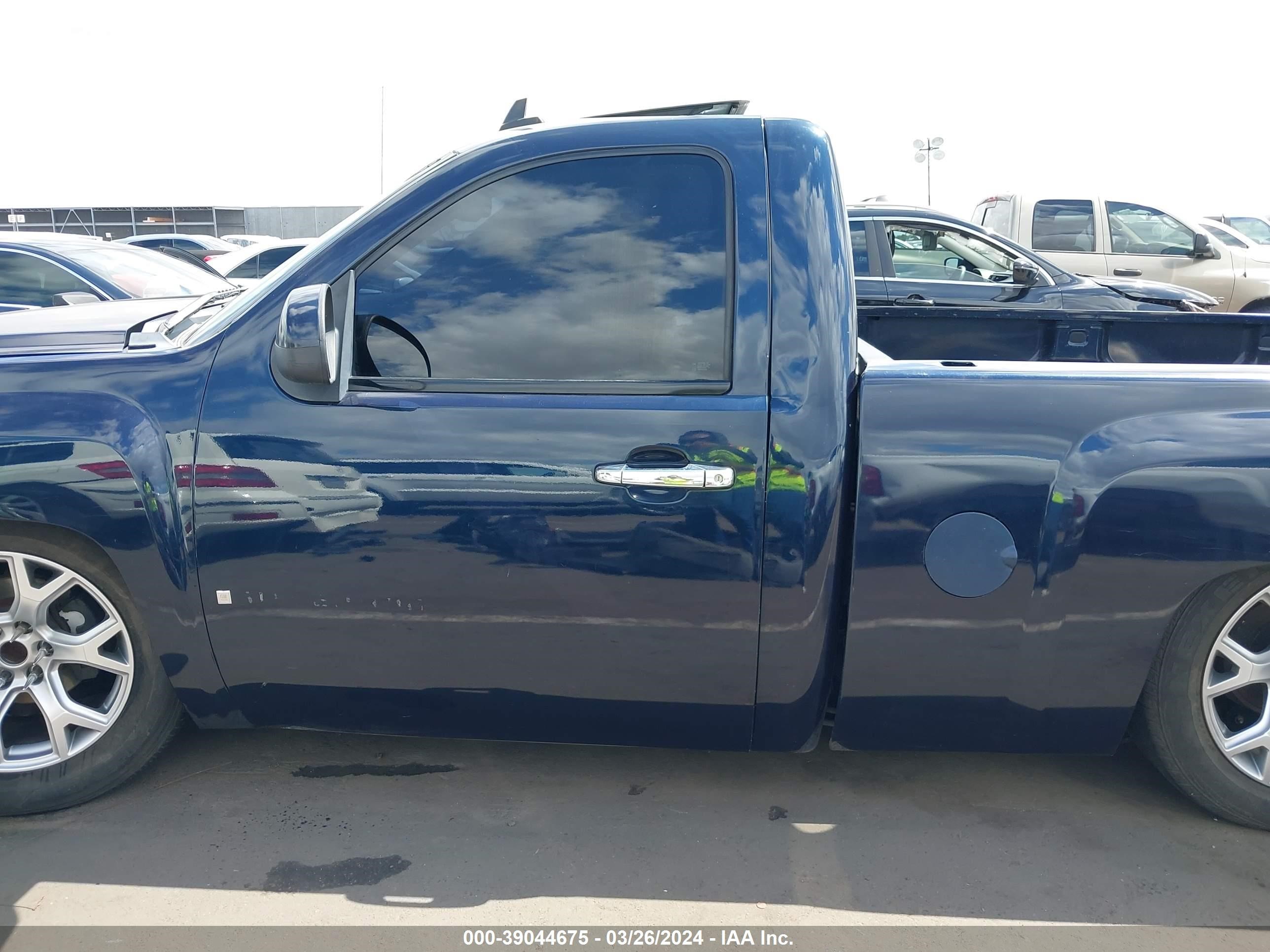 Photo 13 VIN: 1GCEC14C07Z529560 - CHEVROLET SILVERADO 