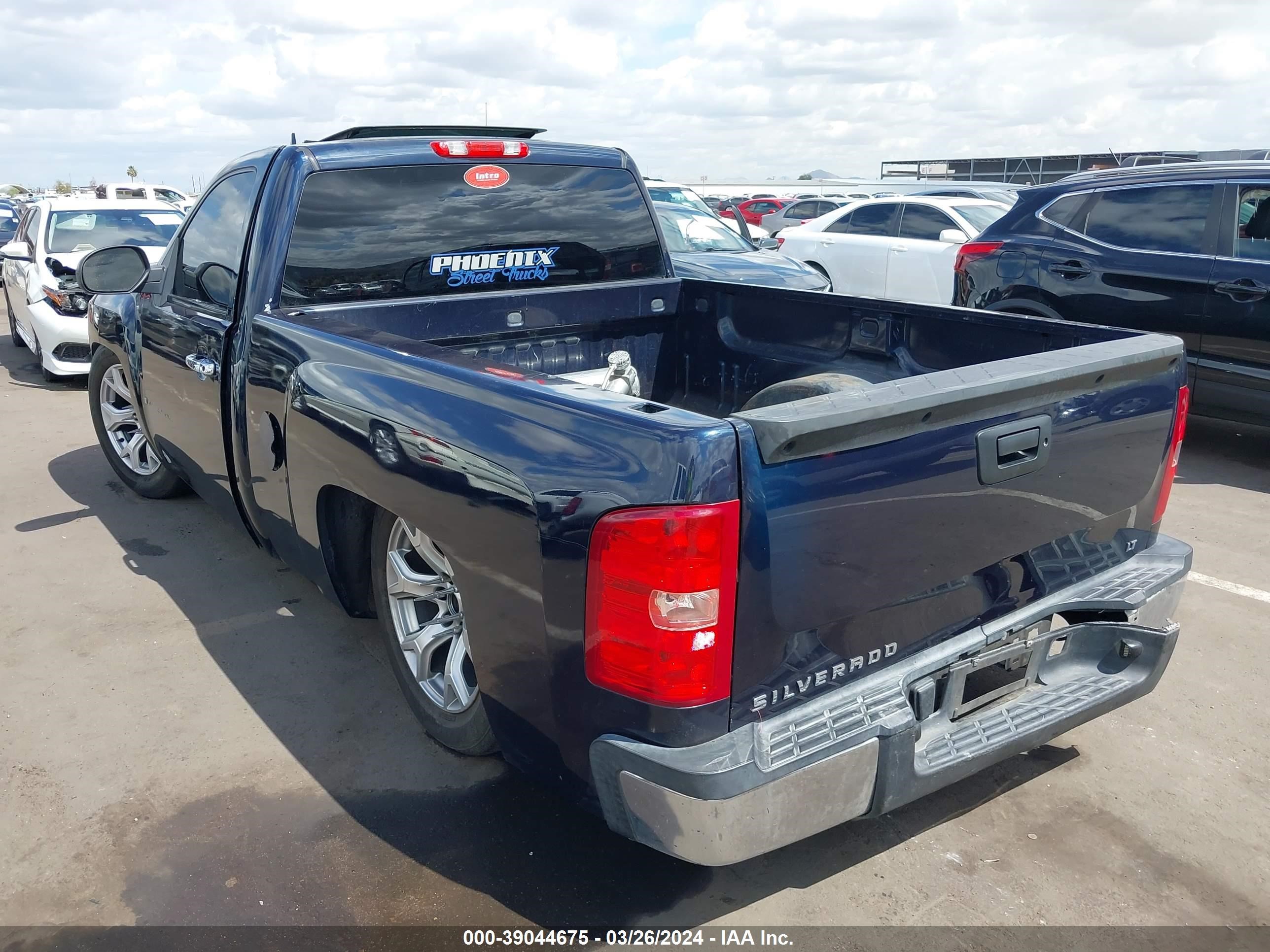 Photo 2 VIN: 1GCEC14C07Z529560 - CHEVROLET SILVERADO 