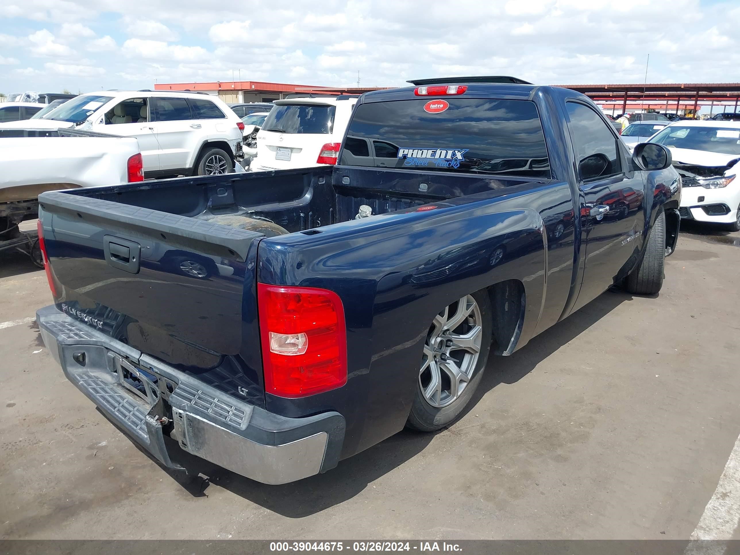 Photo 3 VIN: 1GCEC14C07Z529560 - CHEVROLET SILVERADO 